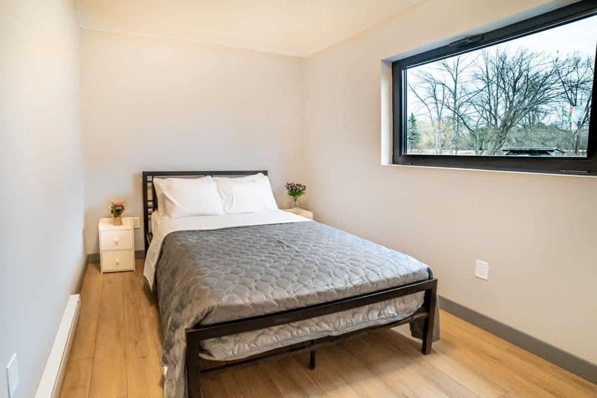 2-bedroom Lake Front Cottage in Harwood ON #3