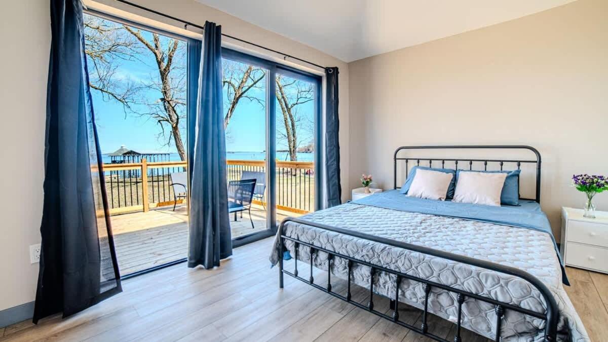 2-bedroom Lake Front Cottage in Harwood ON #4