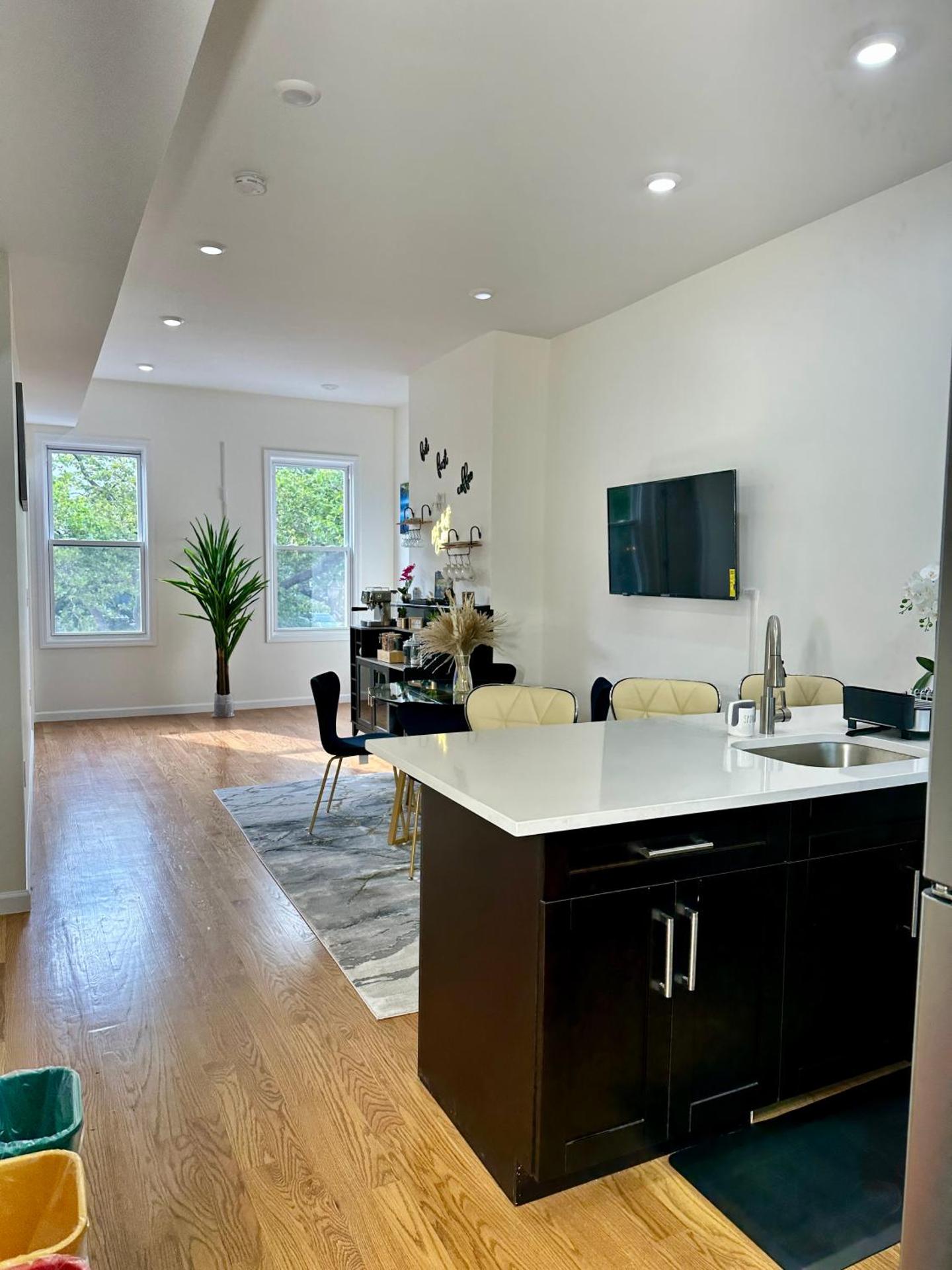 Hotel-Style, No Host, Professionally Managed ID255