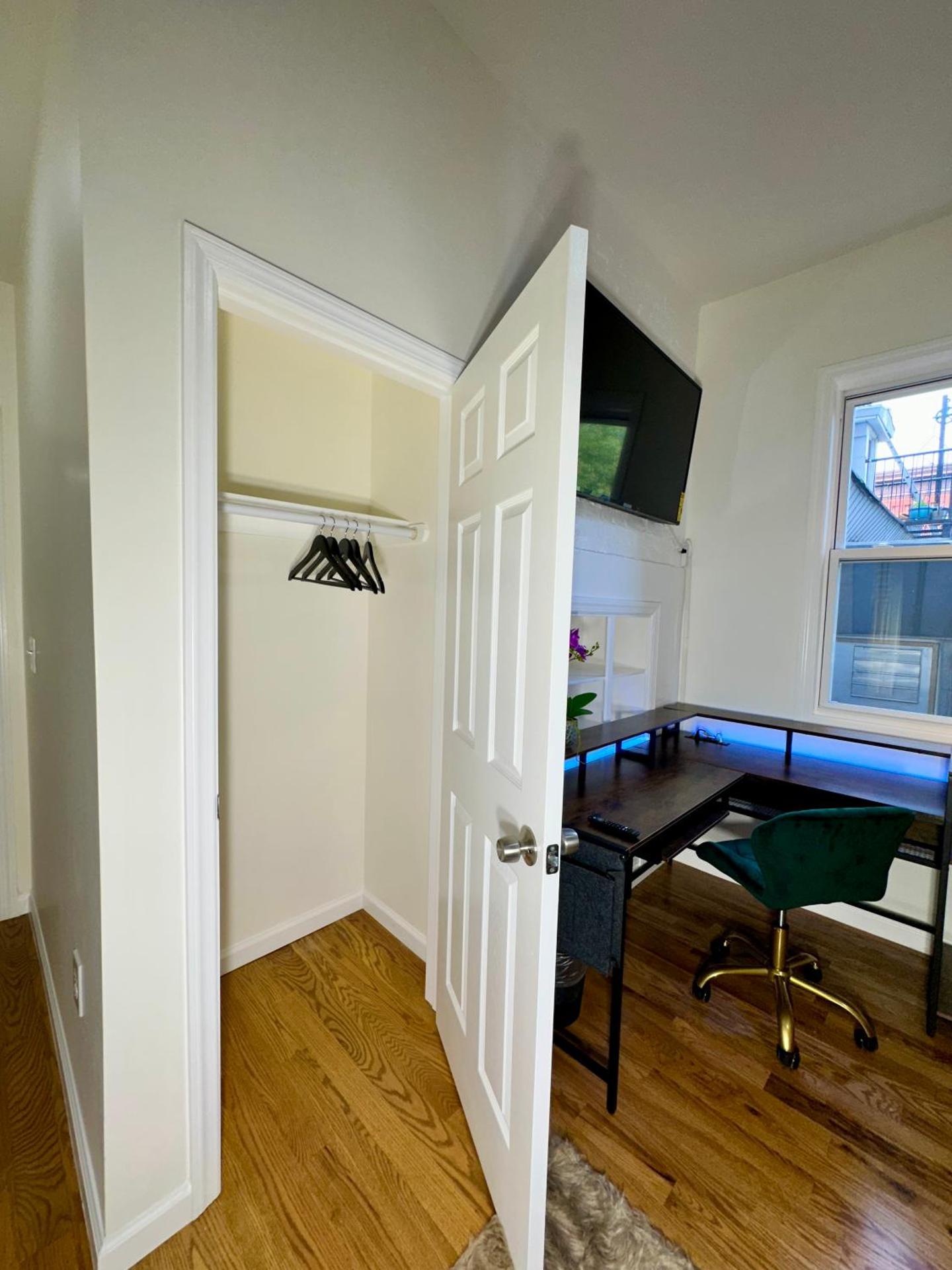 Hotel-Style, No Host, Professionally Managed ID255