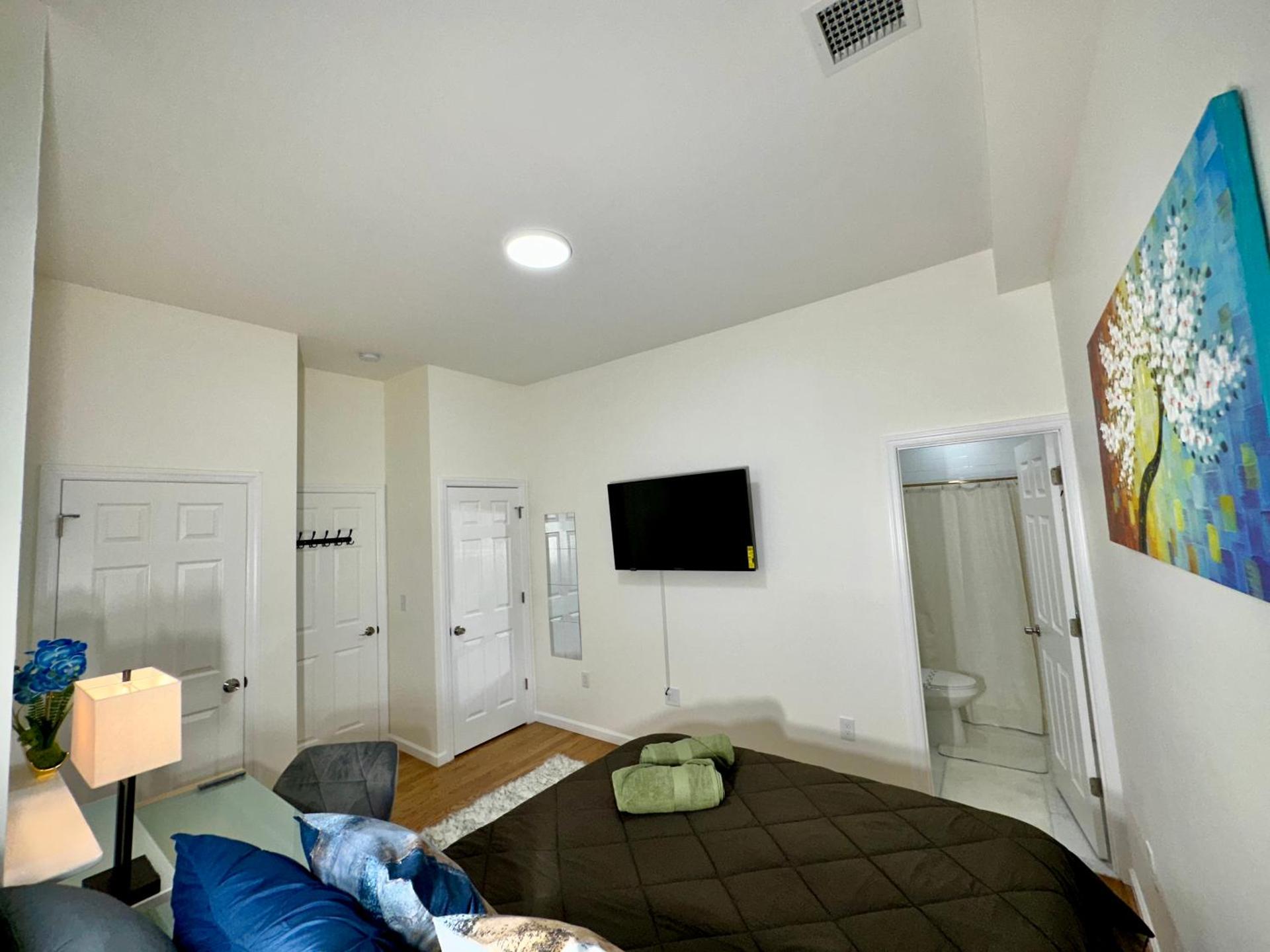 Hotel-Style, No Host, Professionally Managed ID255