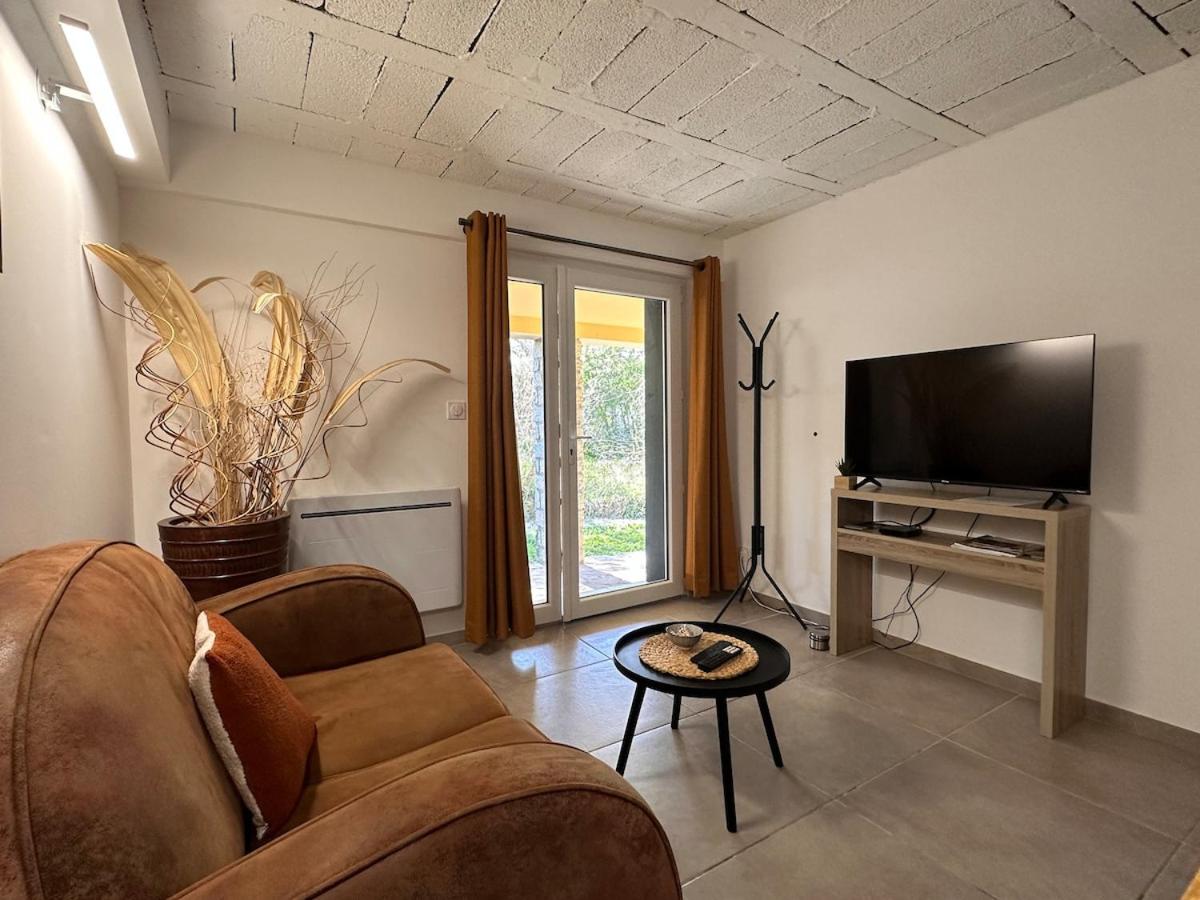 Nice App Private Parking, Garden, Furnished Terrace