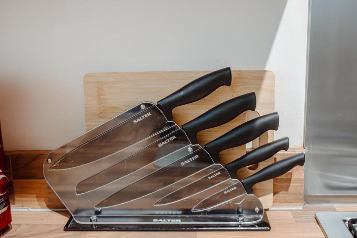 Spacious Holiday Home with Free Parking