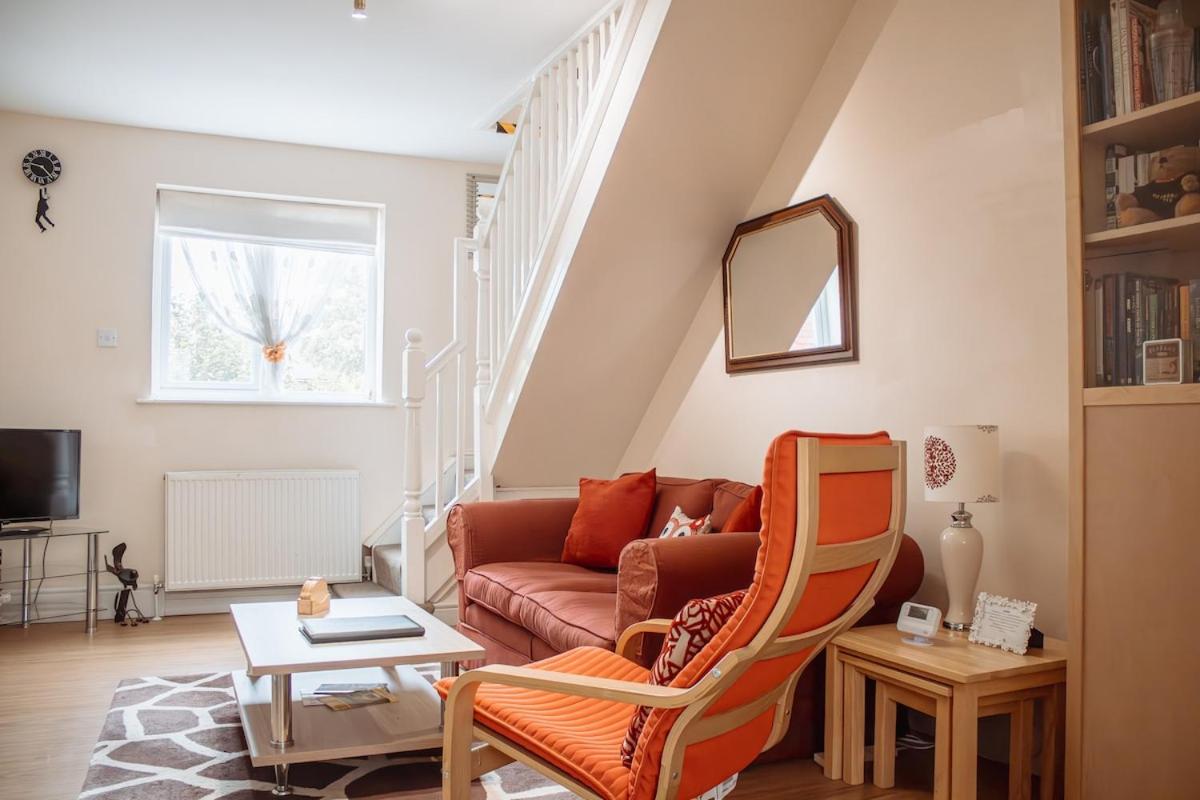 Spacious Holiday Home with Free Parking