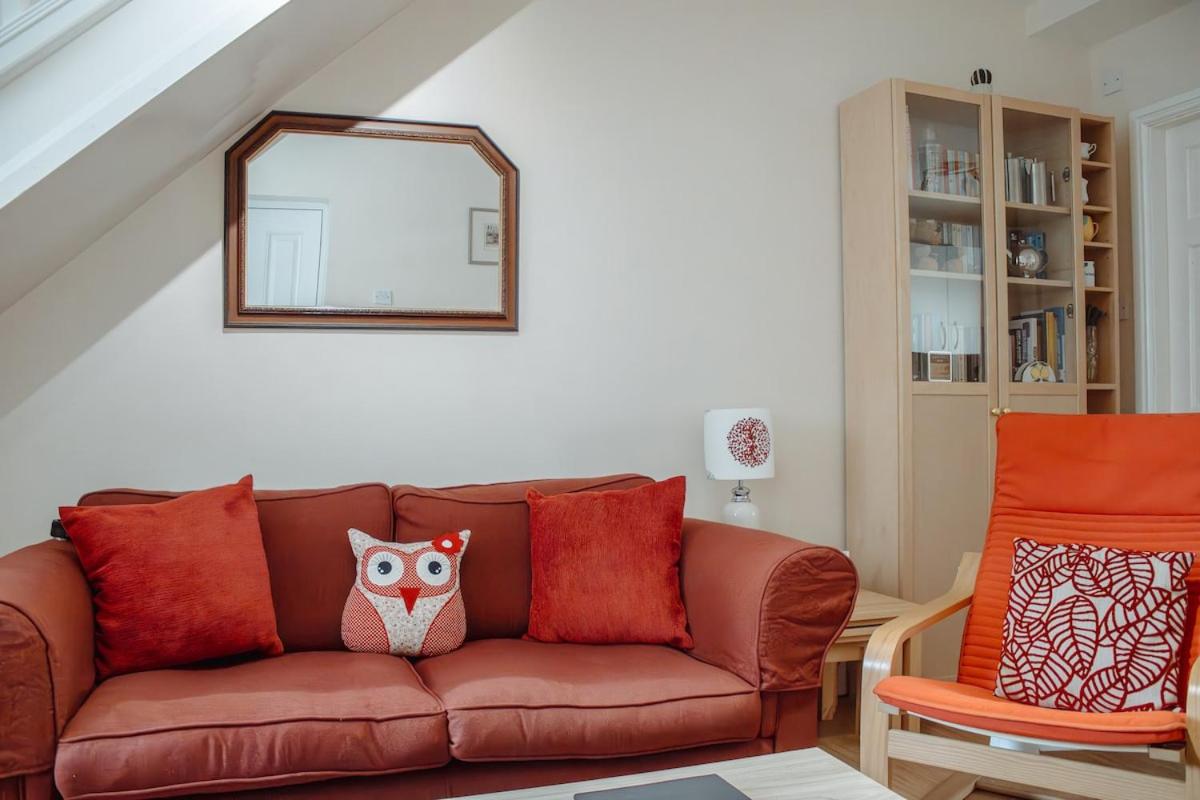 Spacious Holiday Home with Free Parking