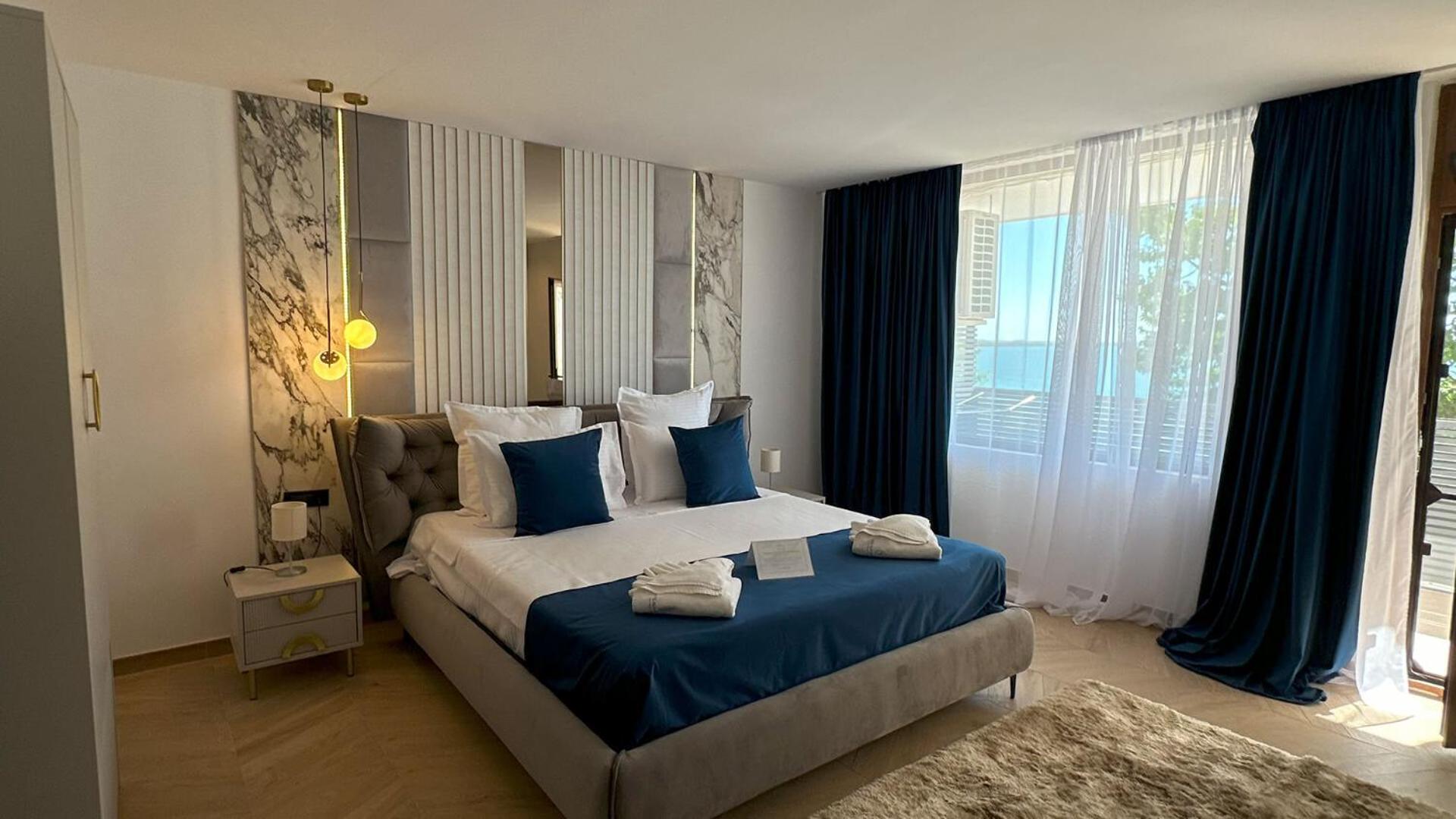 Deluxe Suite with Sea View