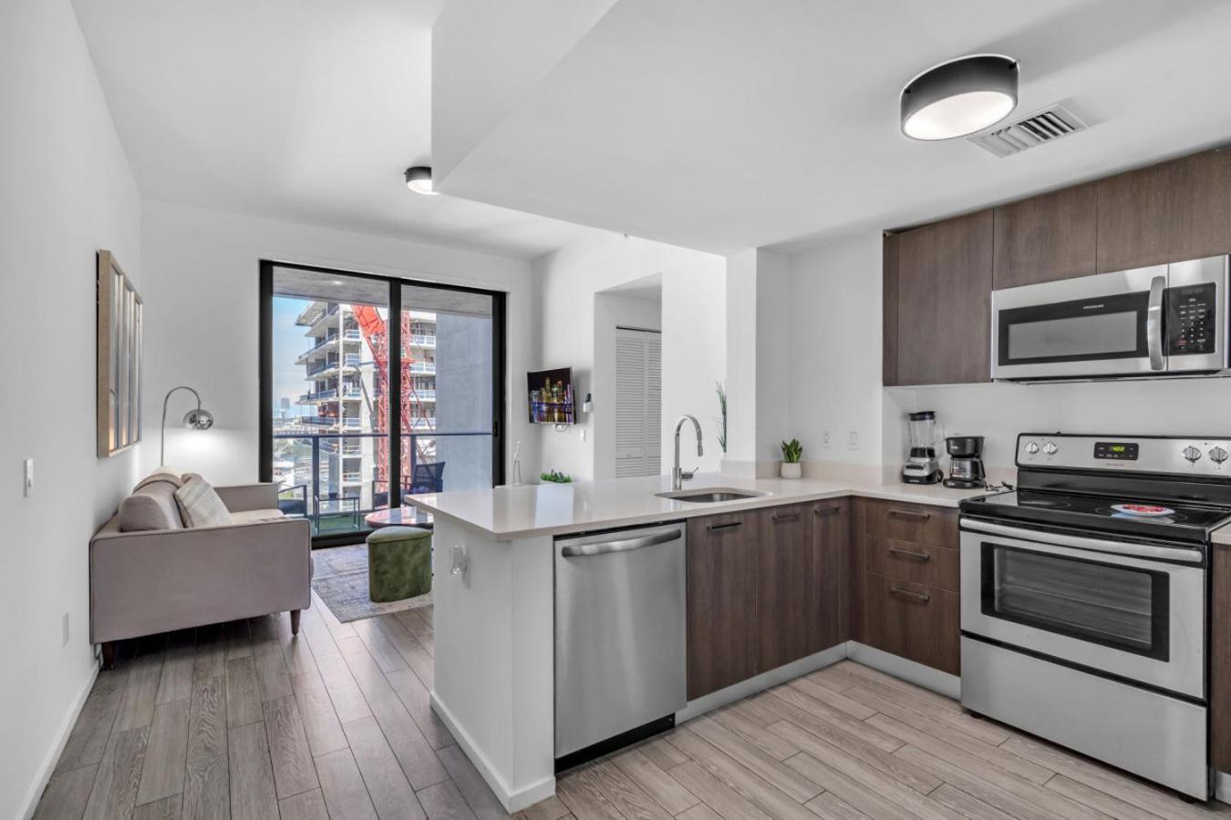 2 Bed Best Views in Downtown and Brickell