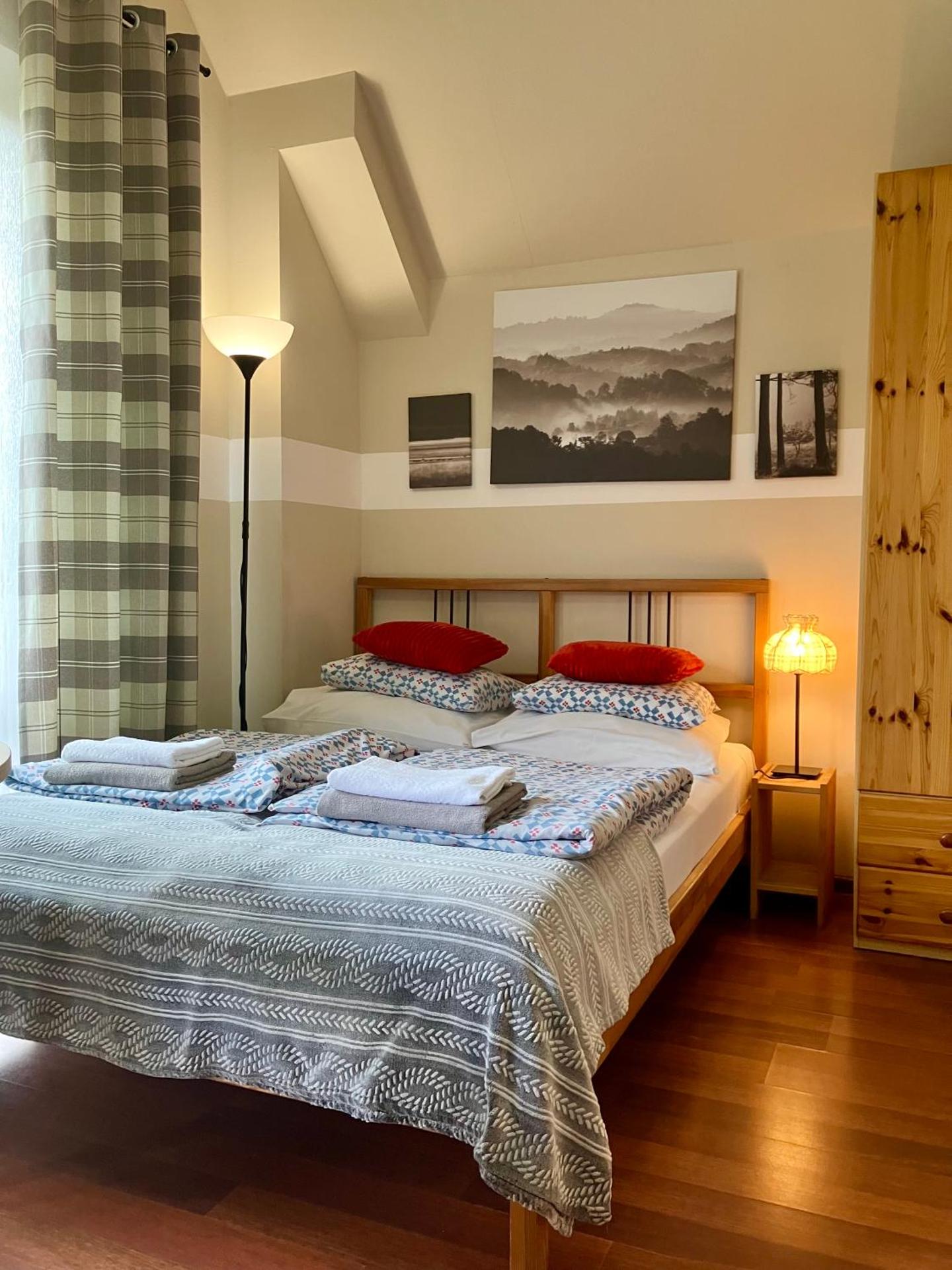 POKOJE GOŚCINNE Złote Modrzewie