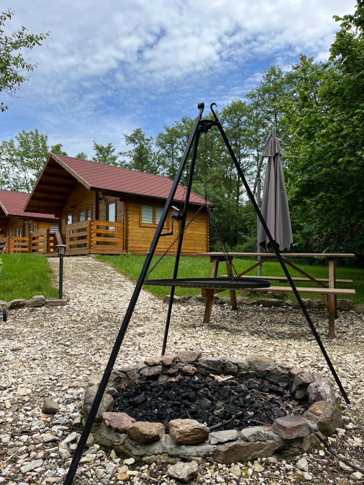 Dwór Piotra i Pawła- pokoje i domki