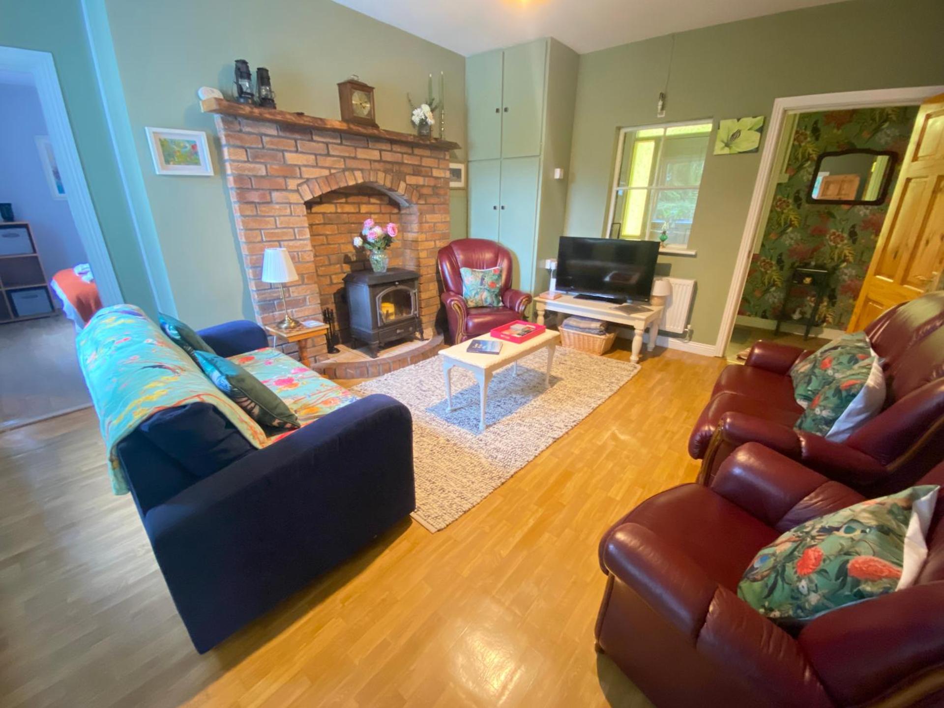 Communal lounge/ TV room