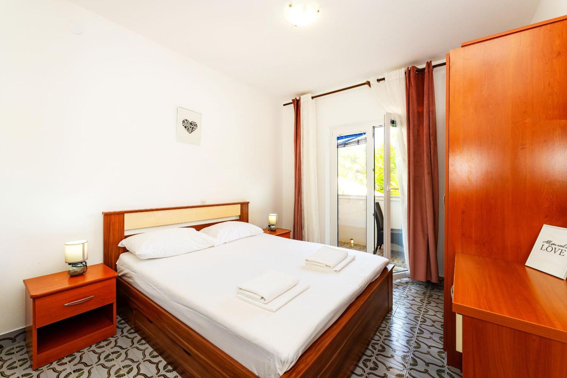 Dorothealy Apartments with Garden and Pool