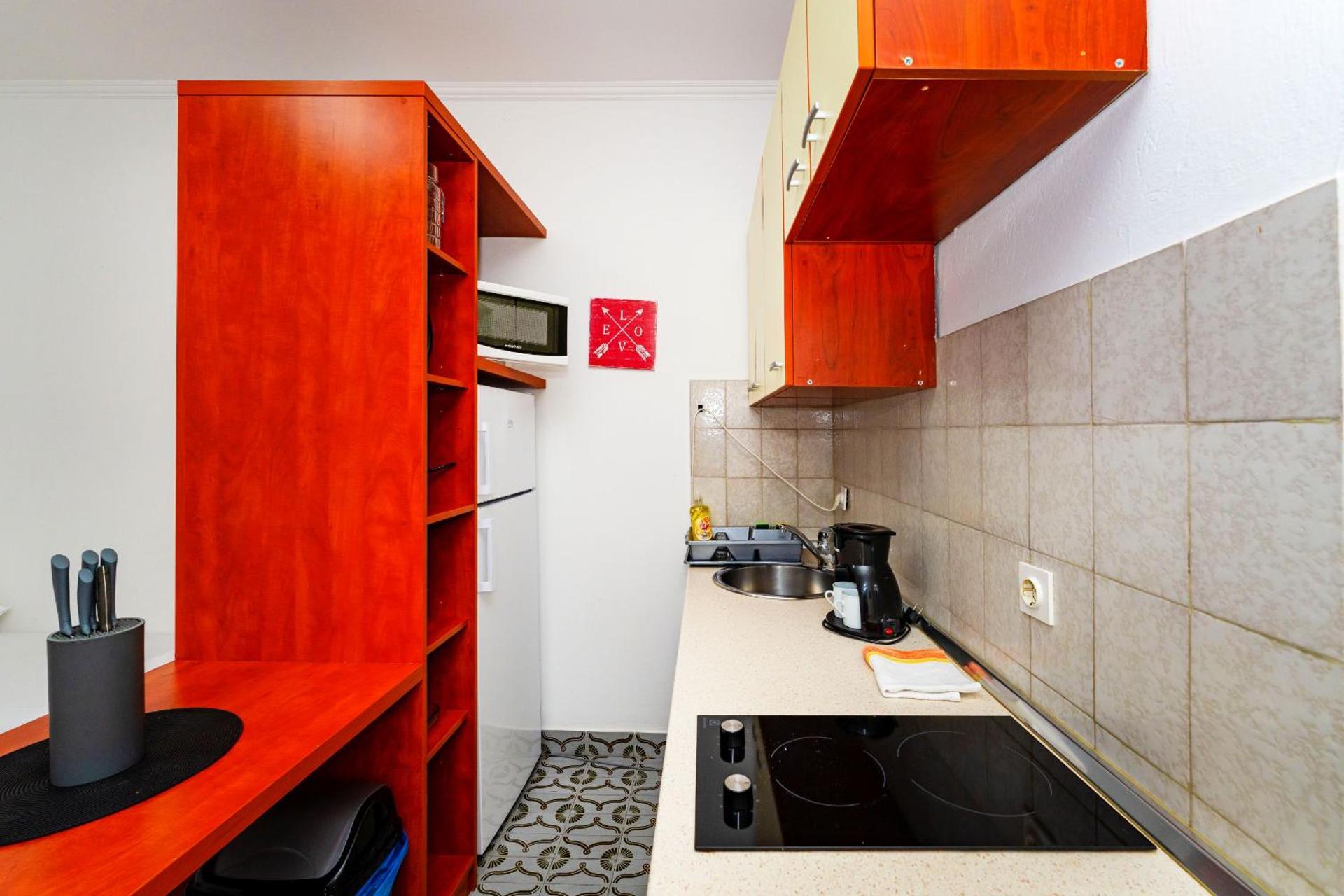 Dorothealy Apartments with Garden and Pool