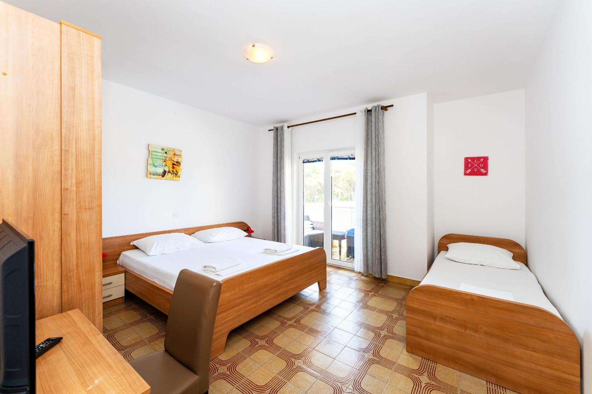 Dorothealy Apartments with Garden and Pool