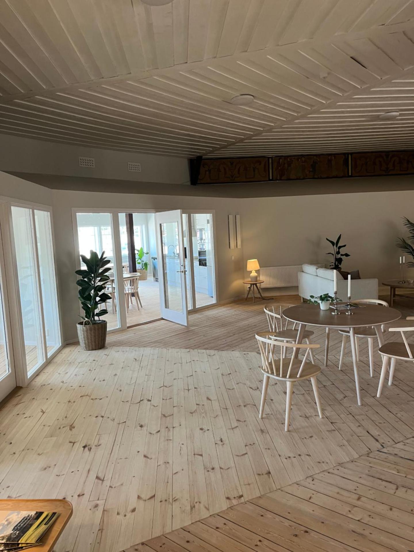 Nybyggd lgh 100m till stranden, 150m till golfbana ,samt gemensam pool och spa