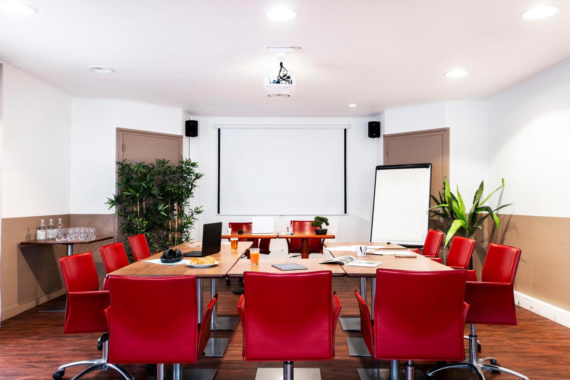 Meeting/conference room