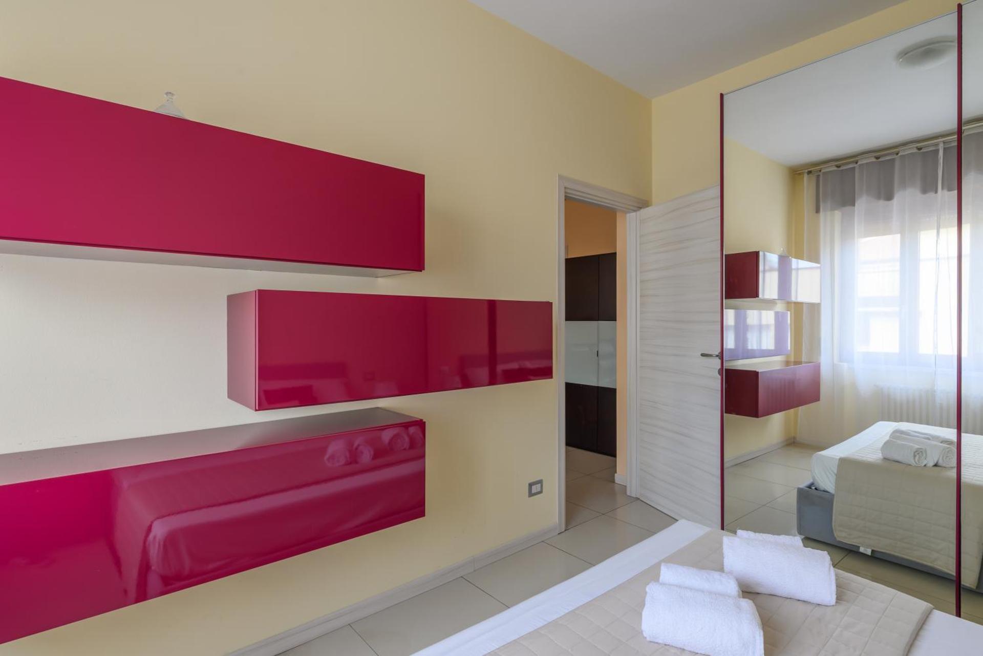 Stay in style - vibrant condo in San Giovanni Lupatoto