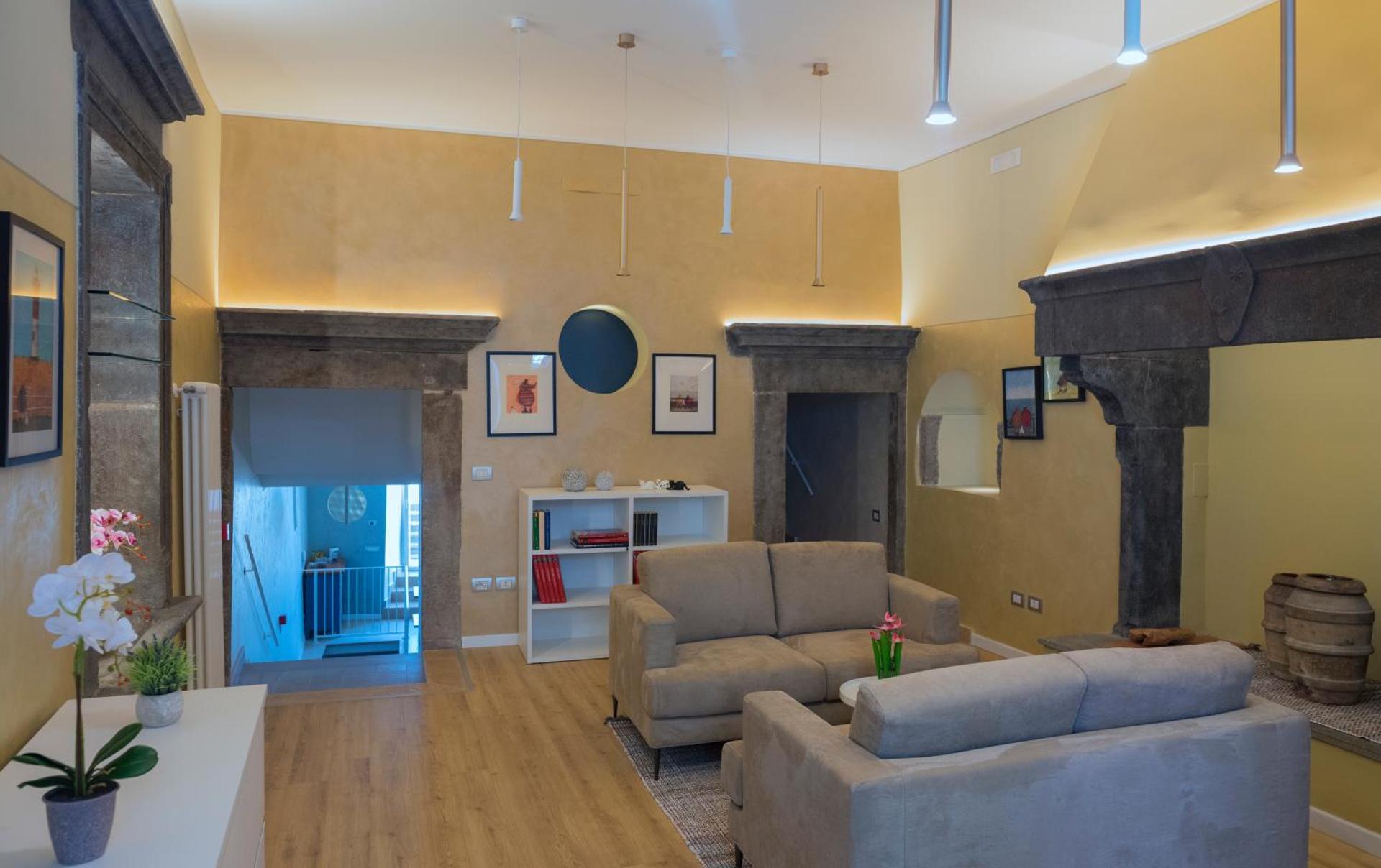 Communal lounge/ TV room