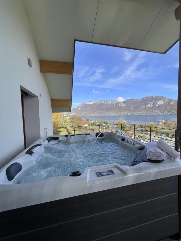 NEW! Villa l'or bleu -DUPLEX & MAINFLOOR- by Les éclectiques