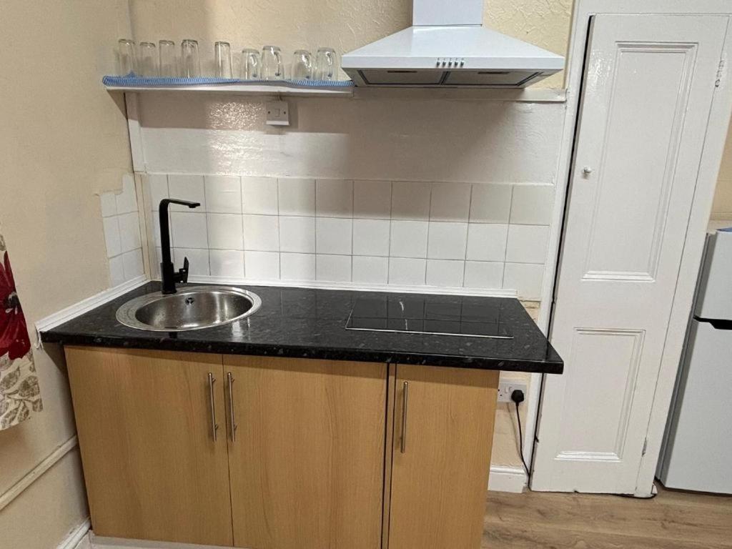 Studio flat central harrow