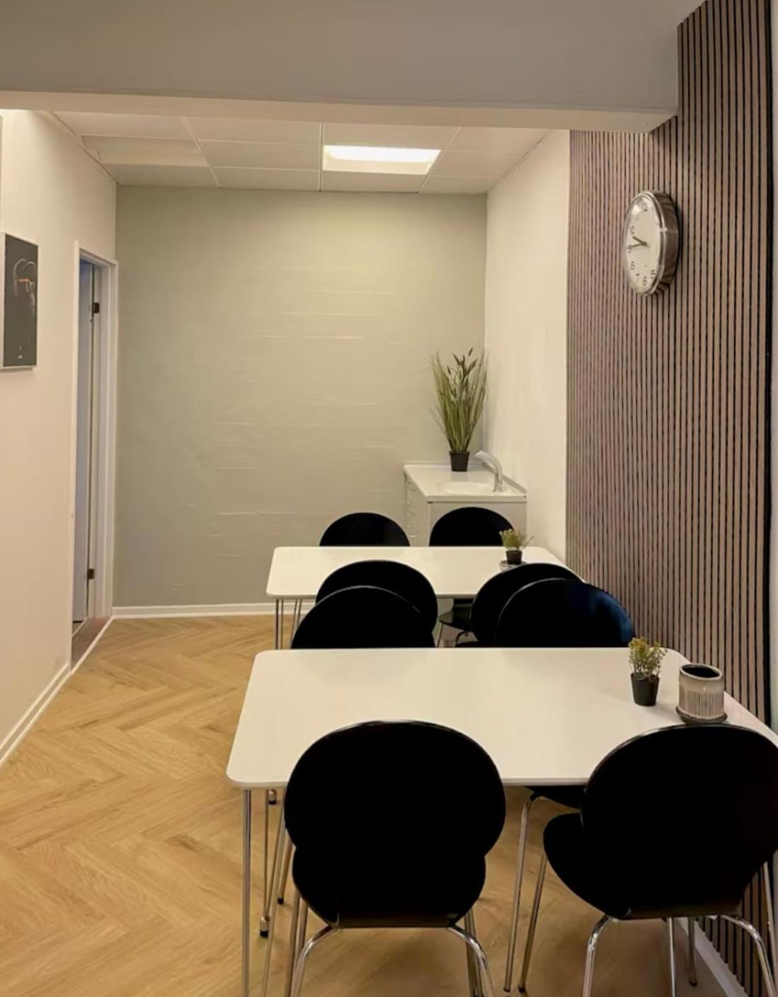 7-bedroom apartment with 2x private parking