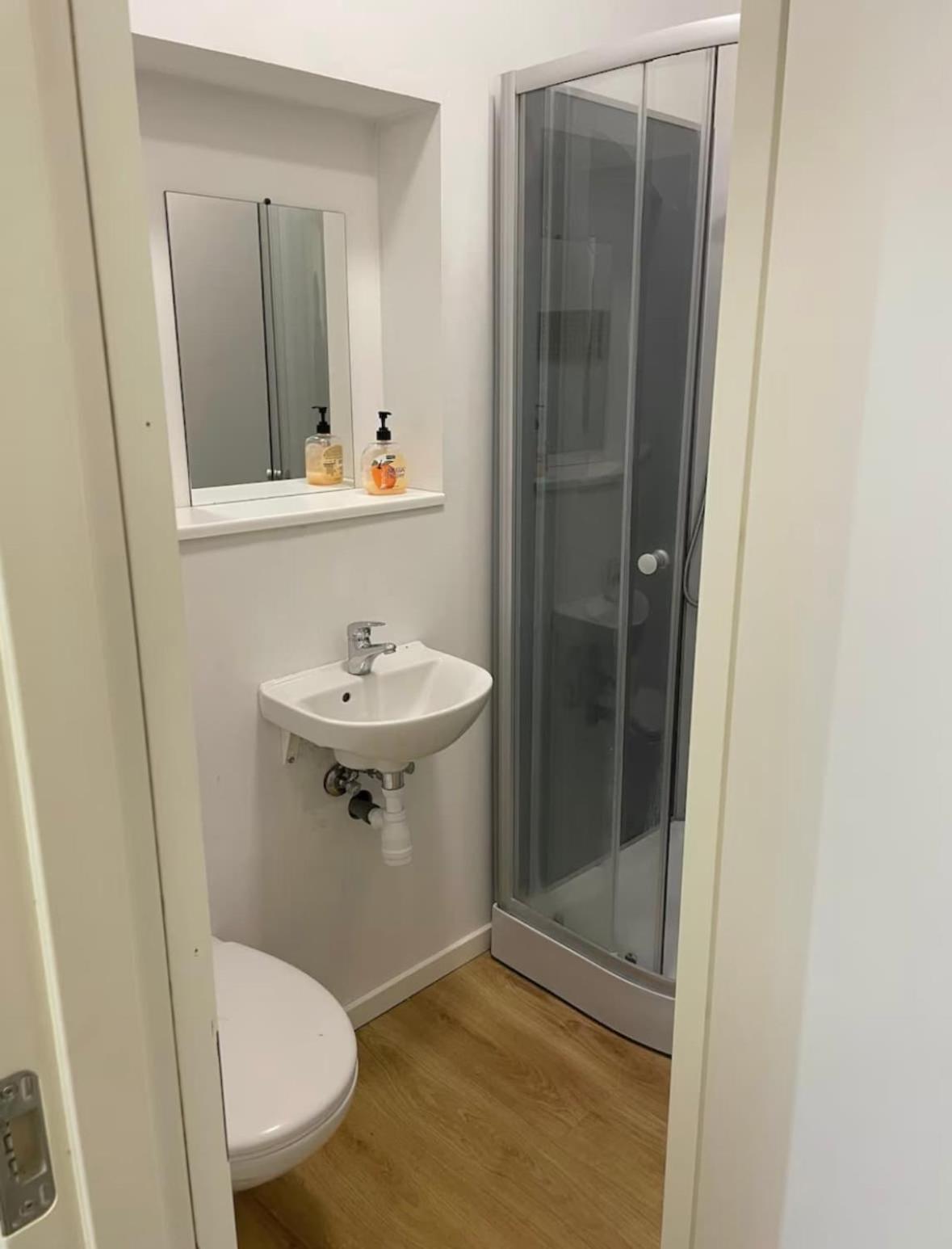 7-bedroom apartment with 2x private parking