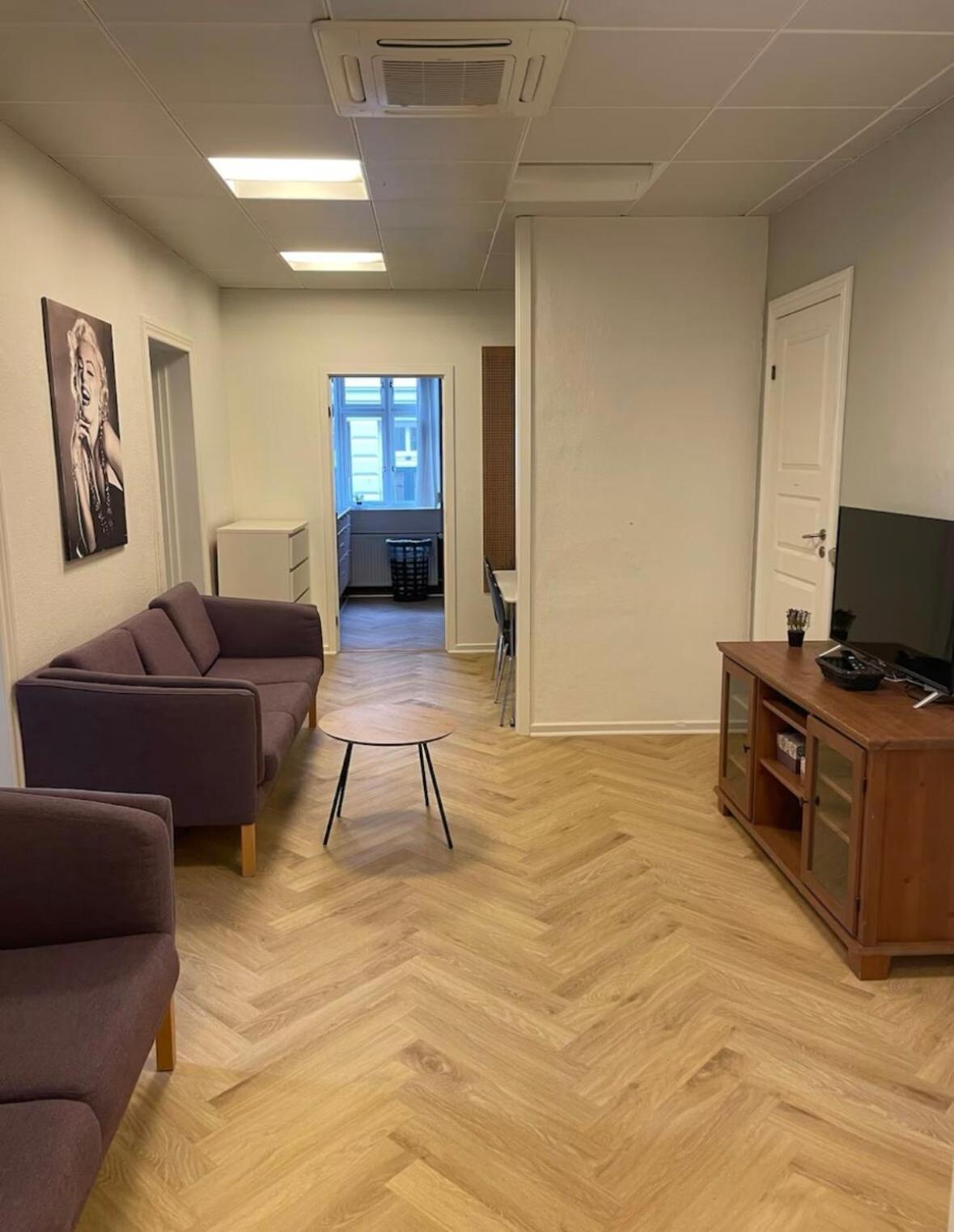 7-bedroom apartment with 2x private parking