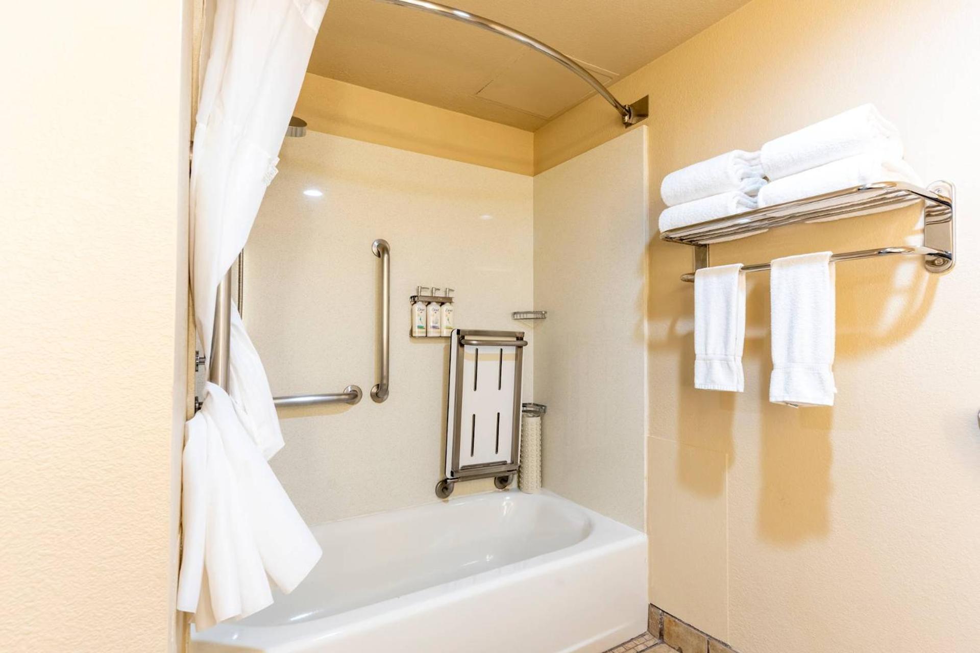 Standard King Room with Mobility Accessible Tub