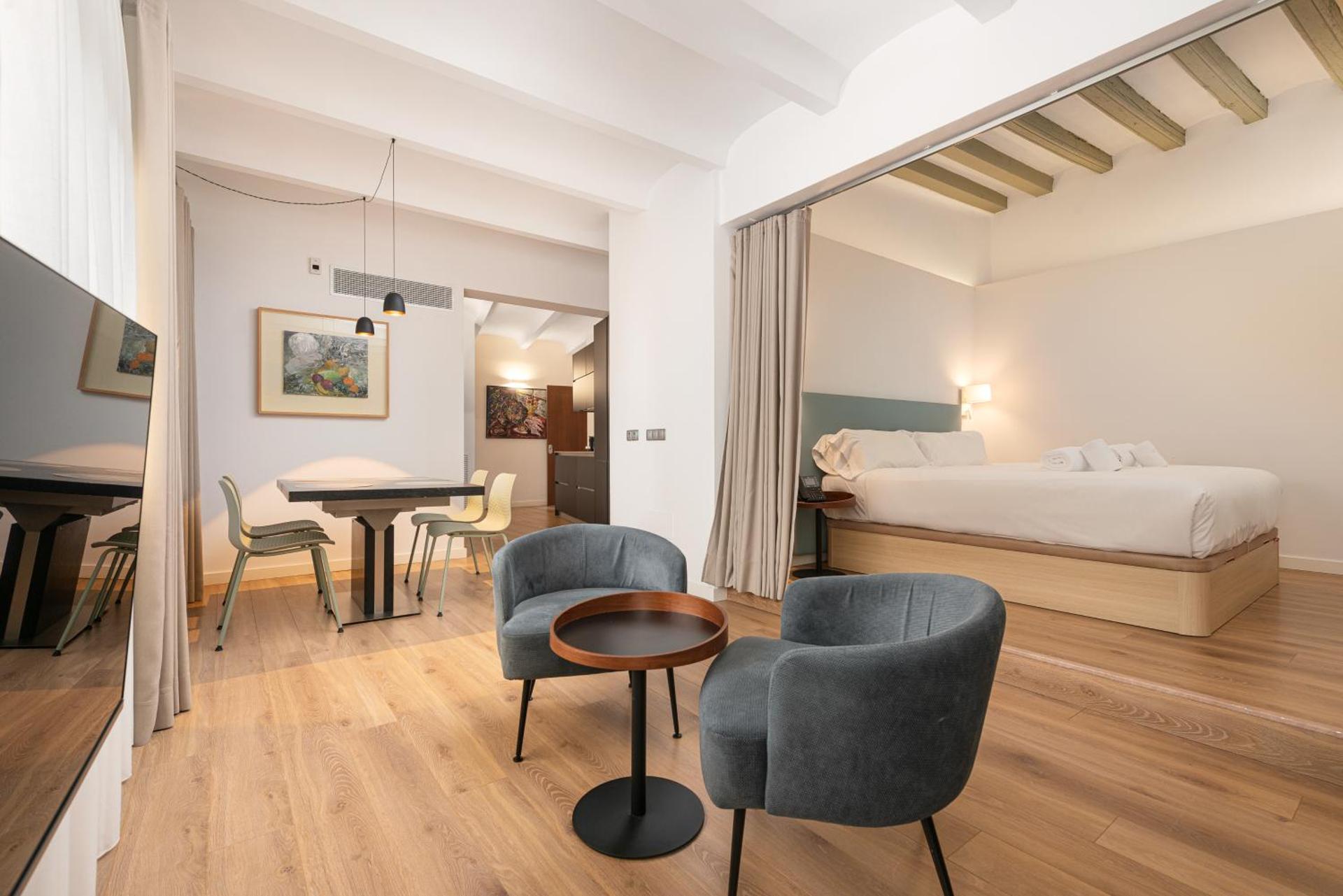 Photo of the whole room