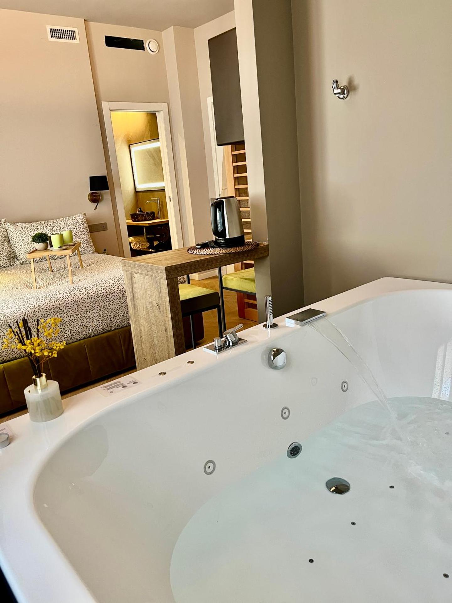 King Suite with Spa Bath