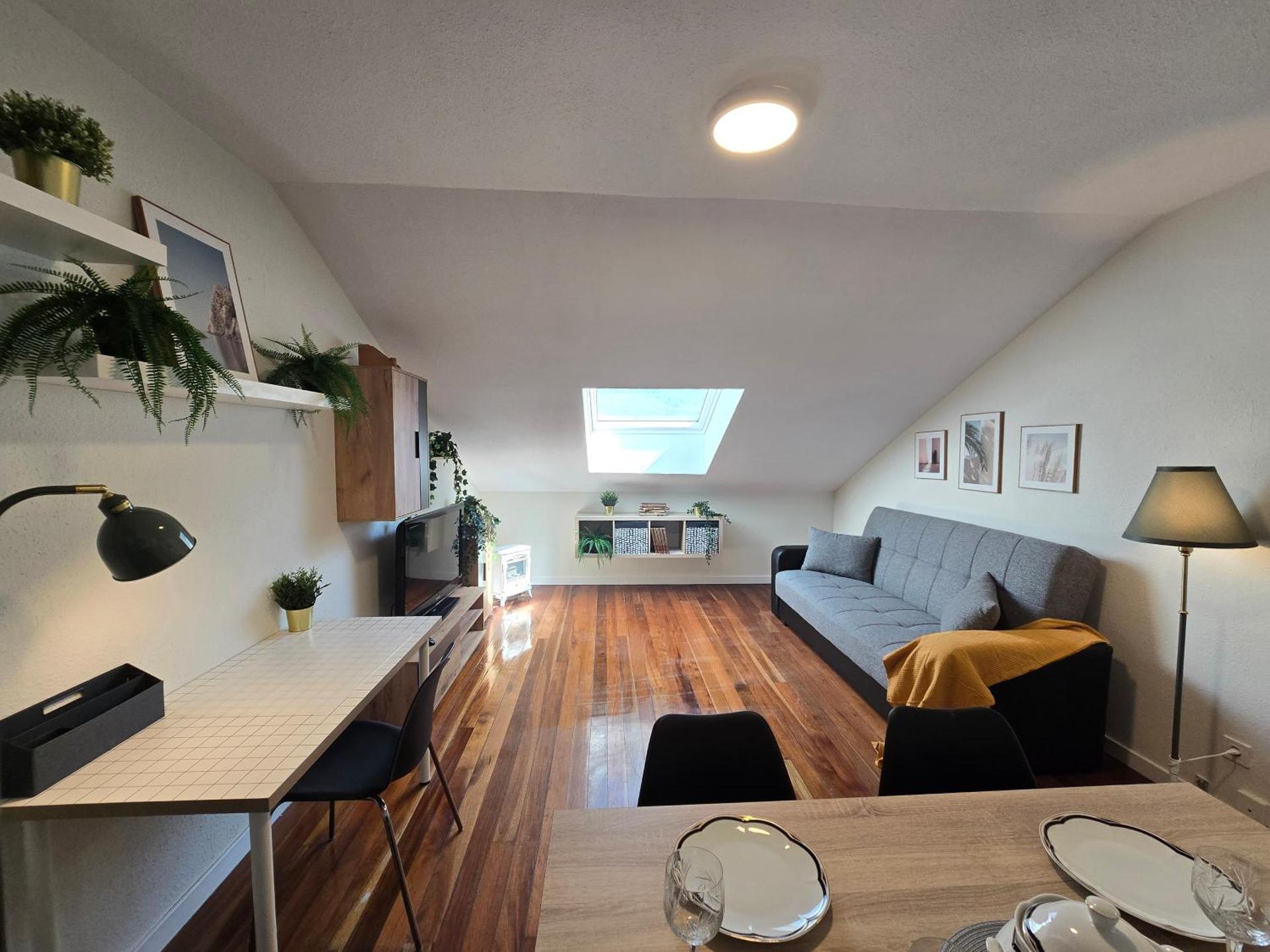 CÉNTRICO ÁTICO Solares RH-10