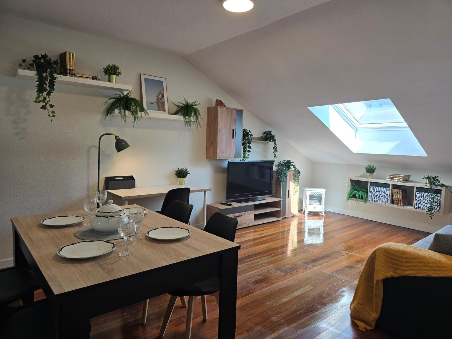 CÉNTRICO ÁTICO Solares RH-10