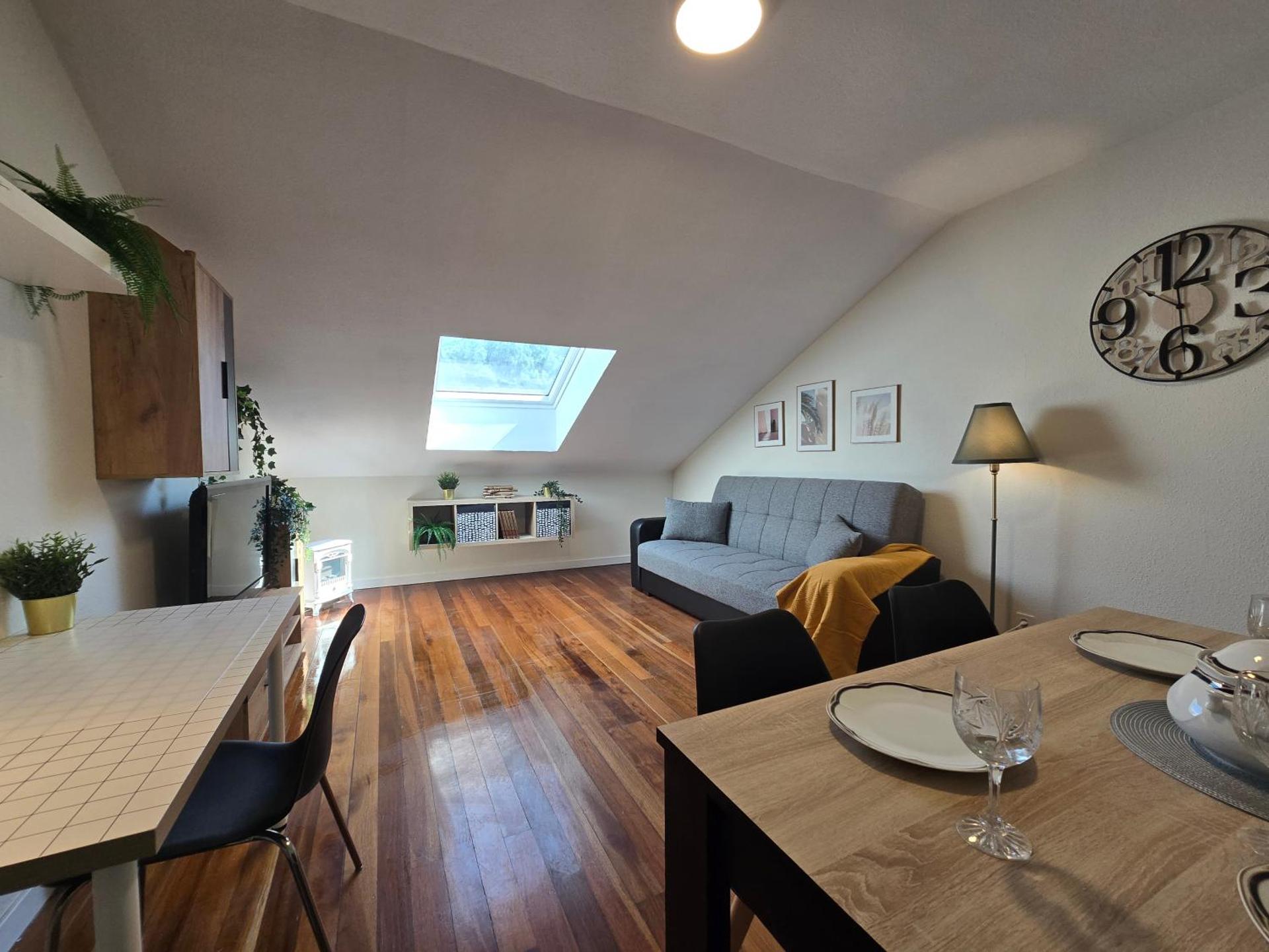 CÉNTRICO ÁTICO Solares RH-10