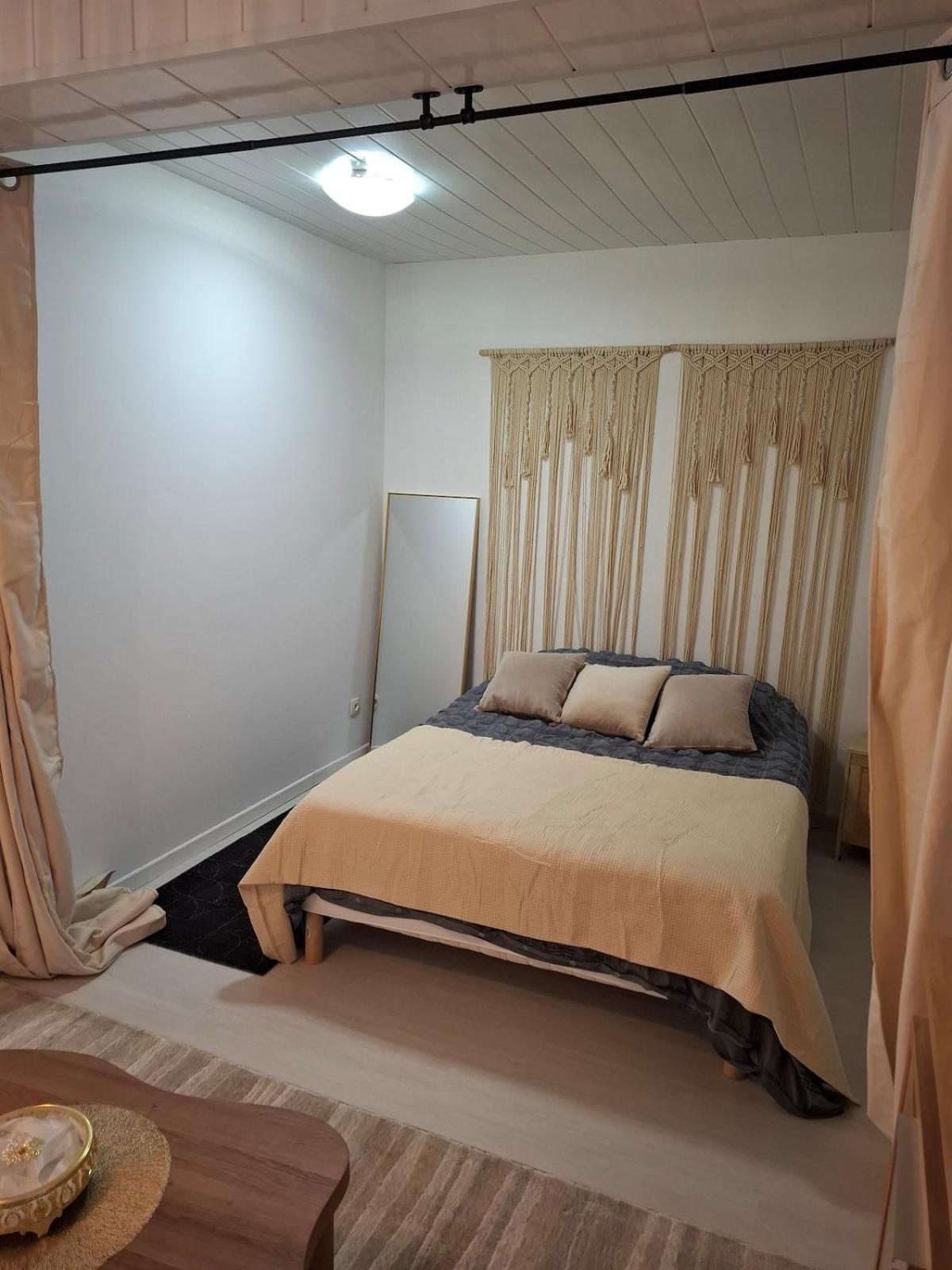 Ideal 50 m2 terrace, free parking