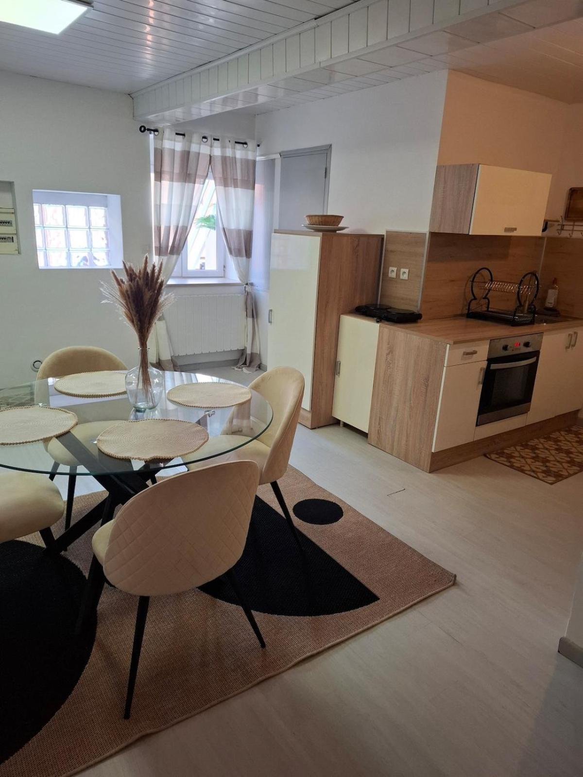 Ideal 50 m2 terrace, free parking