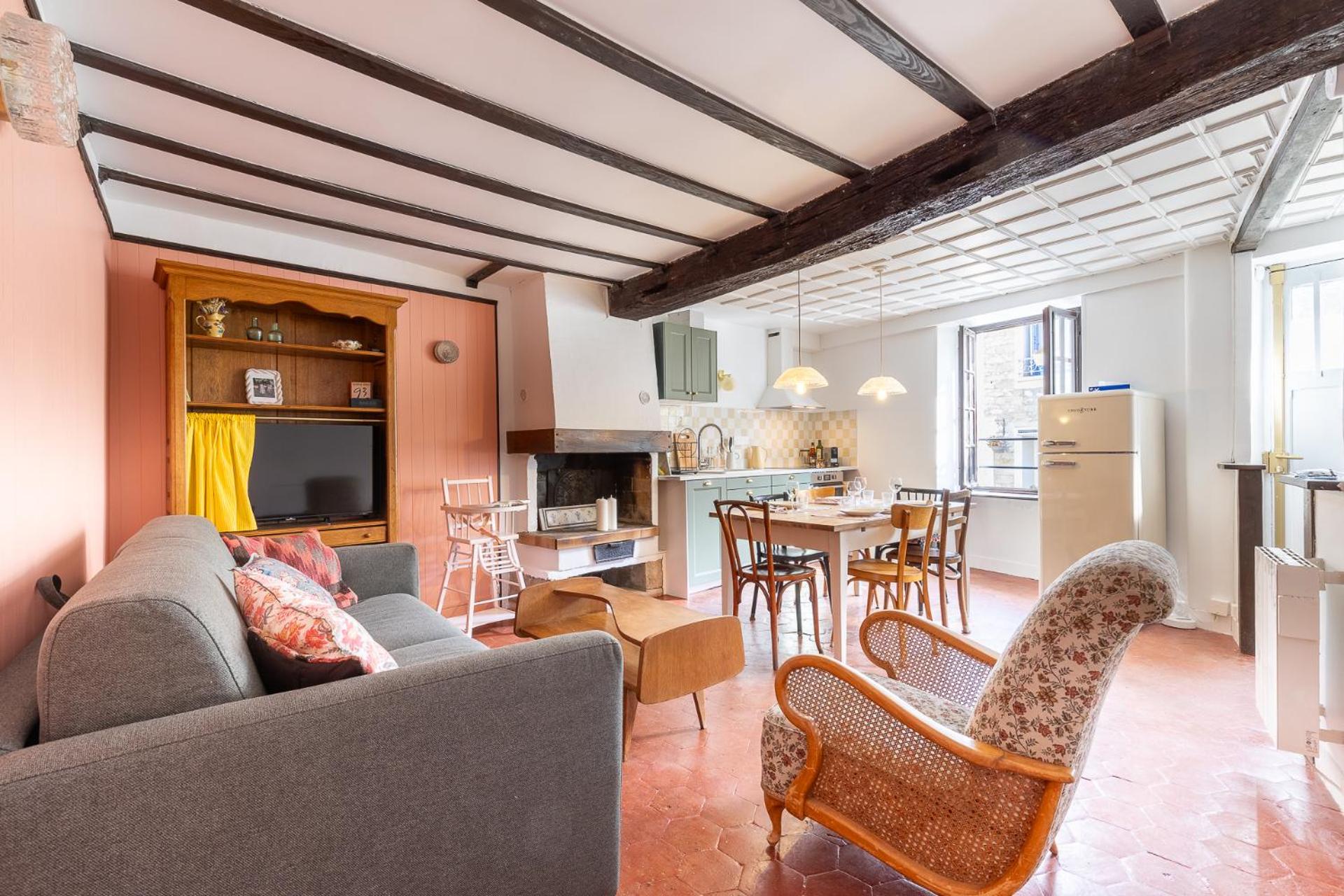 Communal lounge/ TV room