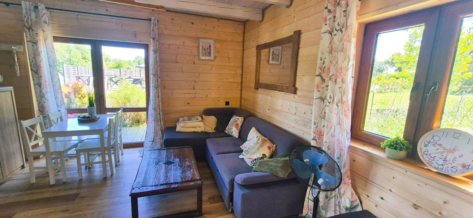 AURA - przytulny drewniany domek na wsi