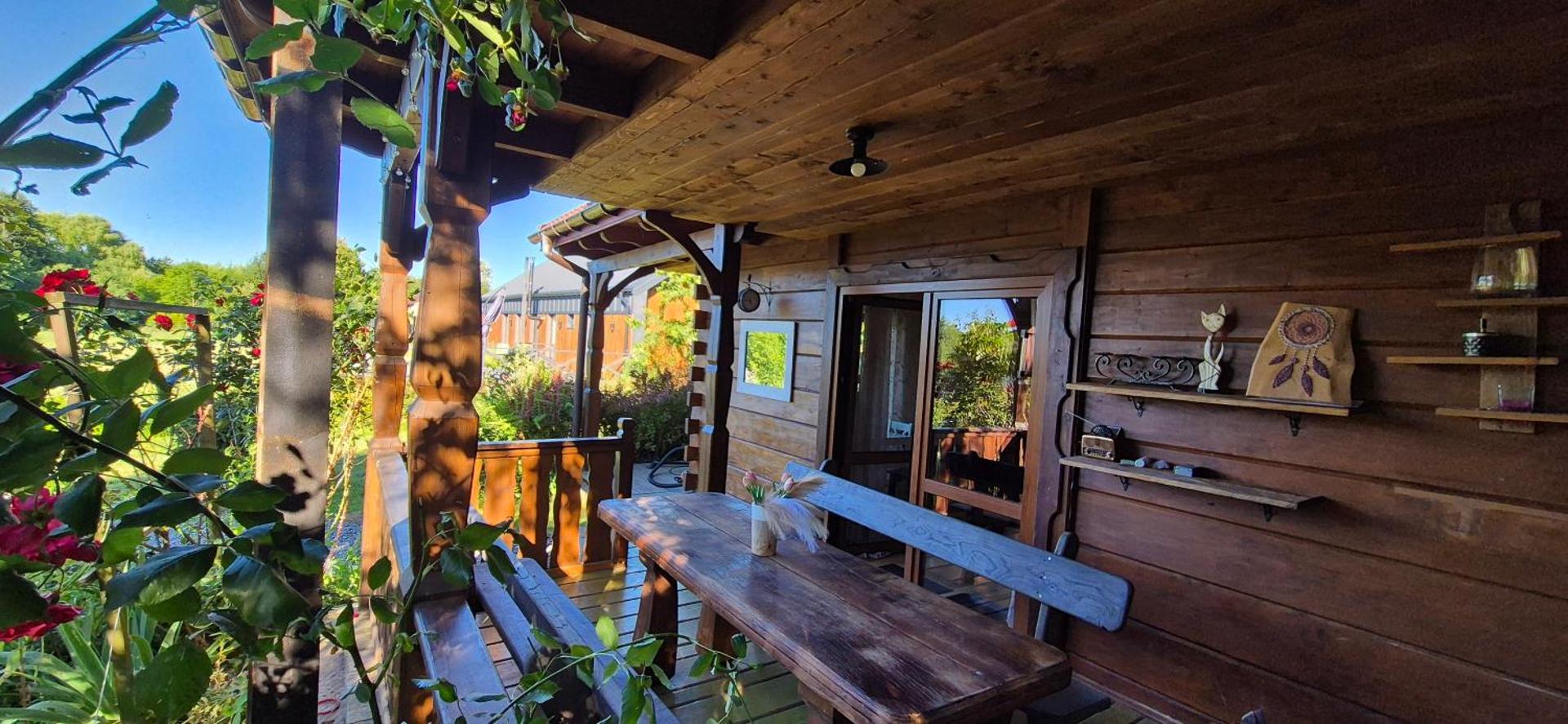 AURA - przytulny drewniany domek na wsi