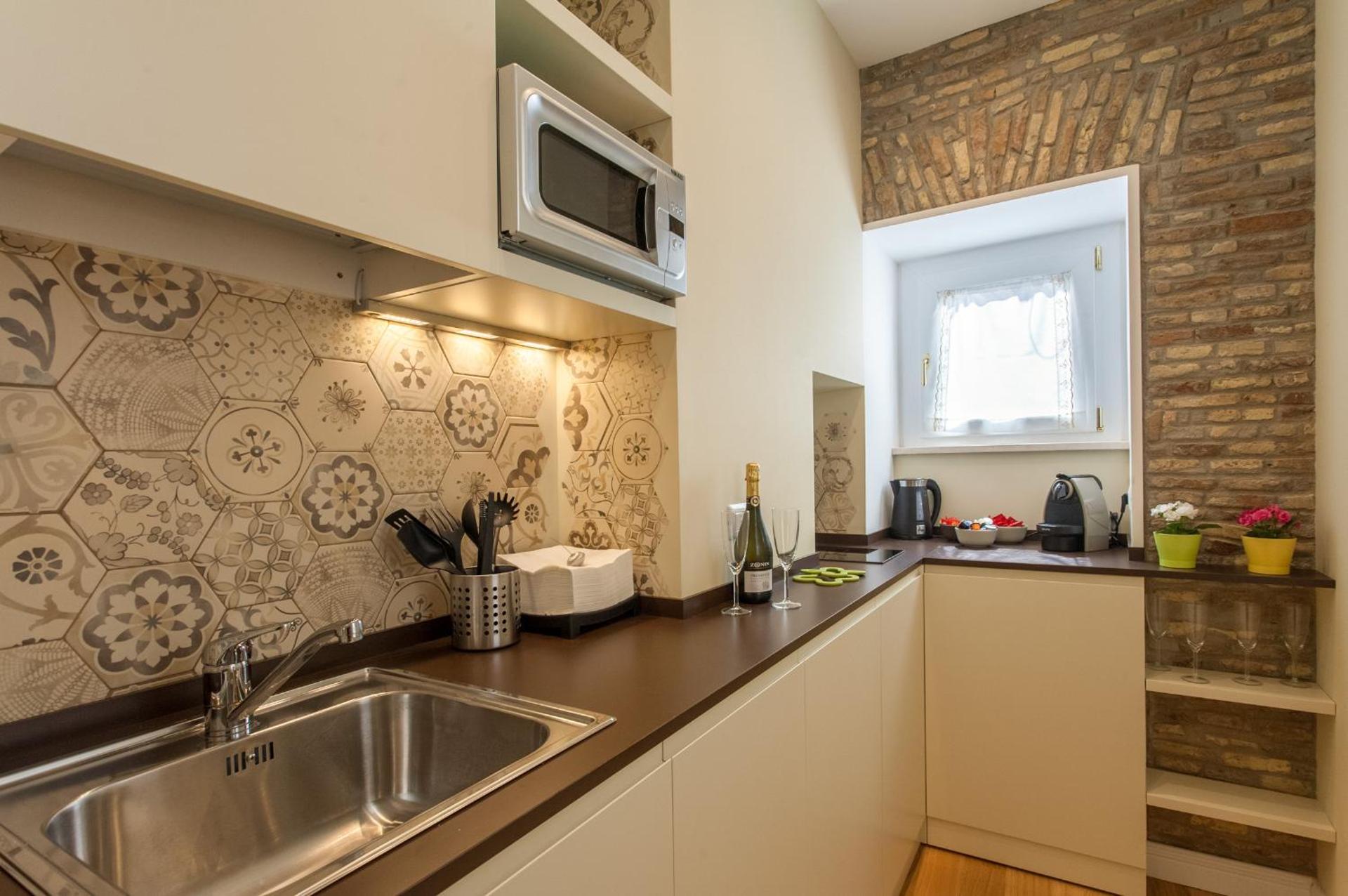 Kitchen or kitchenette