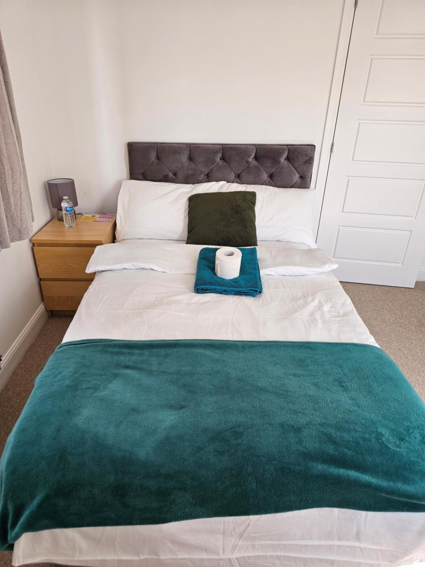 Cosy Ensuite Doubleroom with Private Toilet and Bathroom in central Dartford