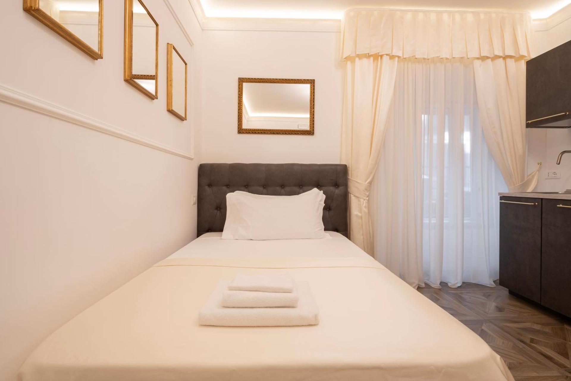 La camera degli Specchi Piazza Unità D'Italia