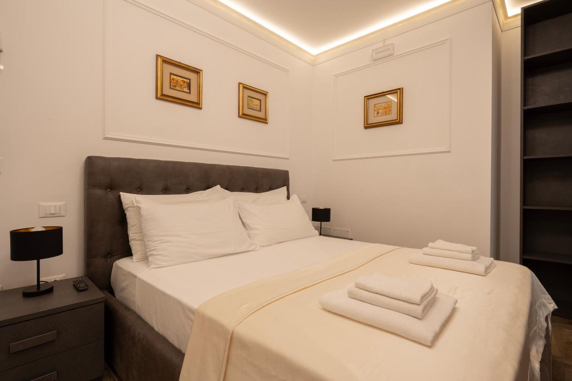 La camera degli Specchi Piazza Unità D'Italia