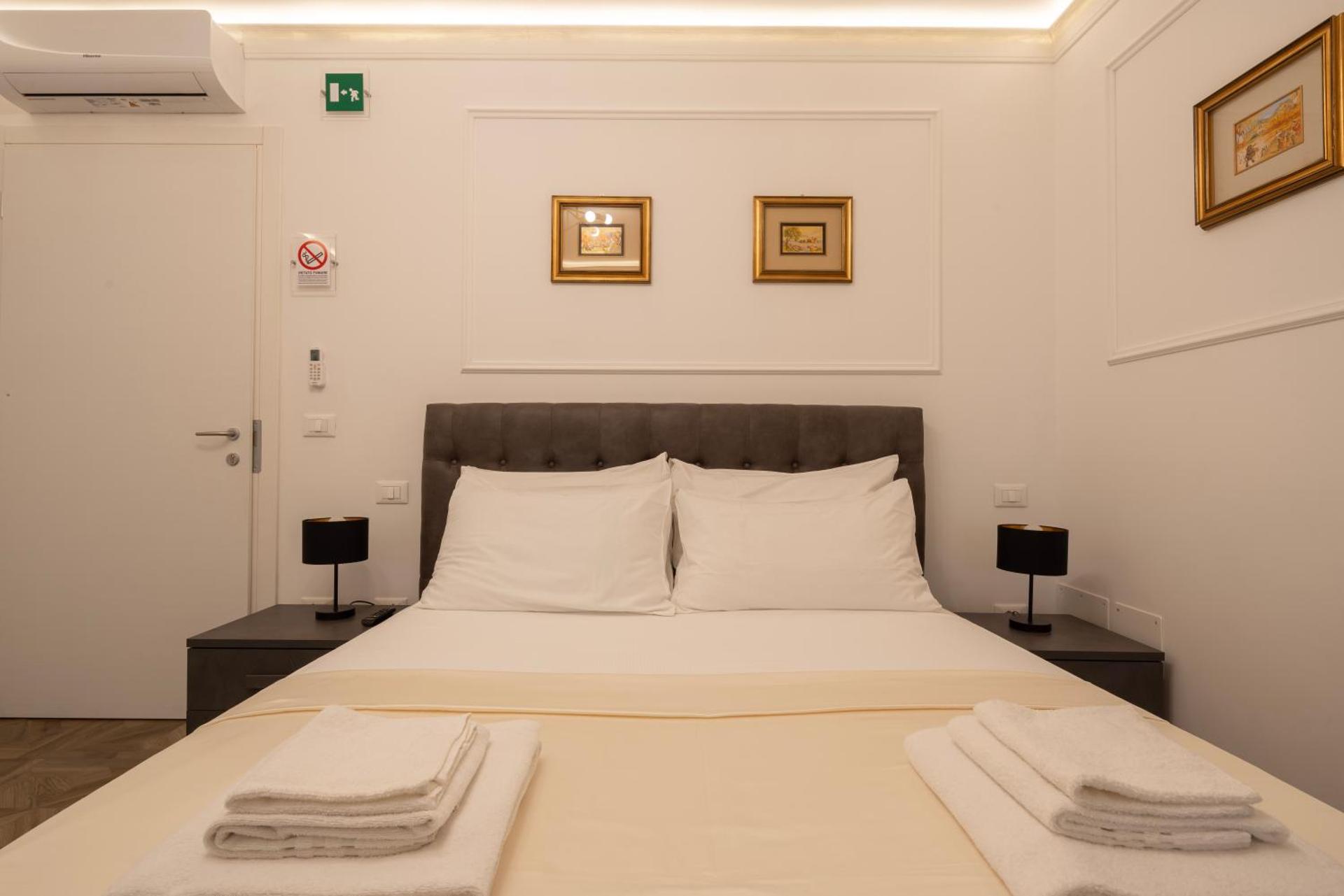 La camera degli Specchi Piazza Unità D'Italia