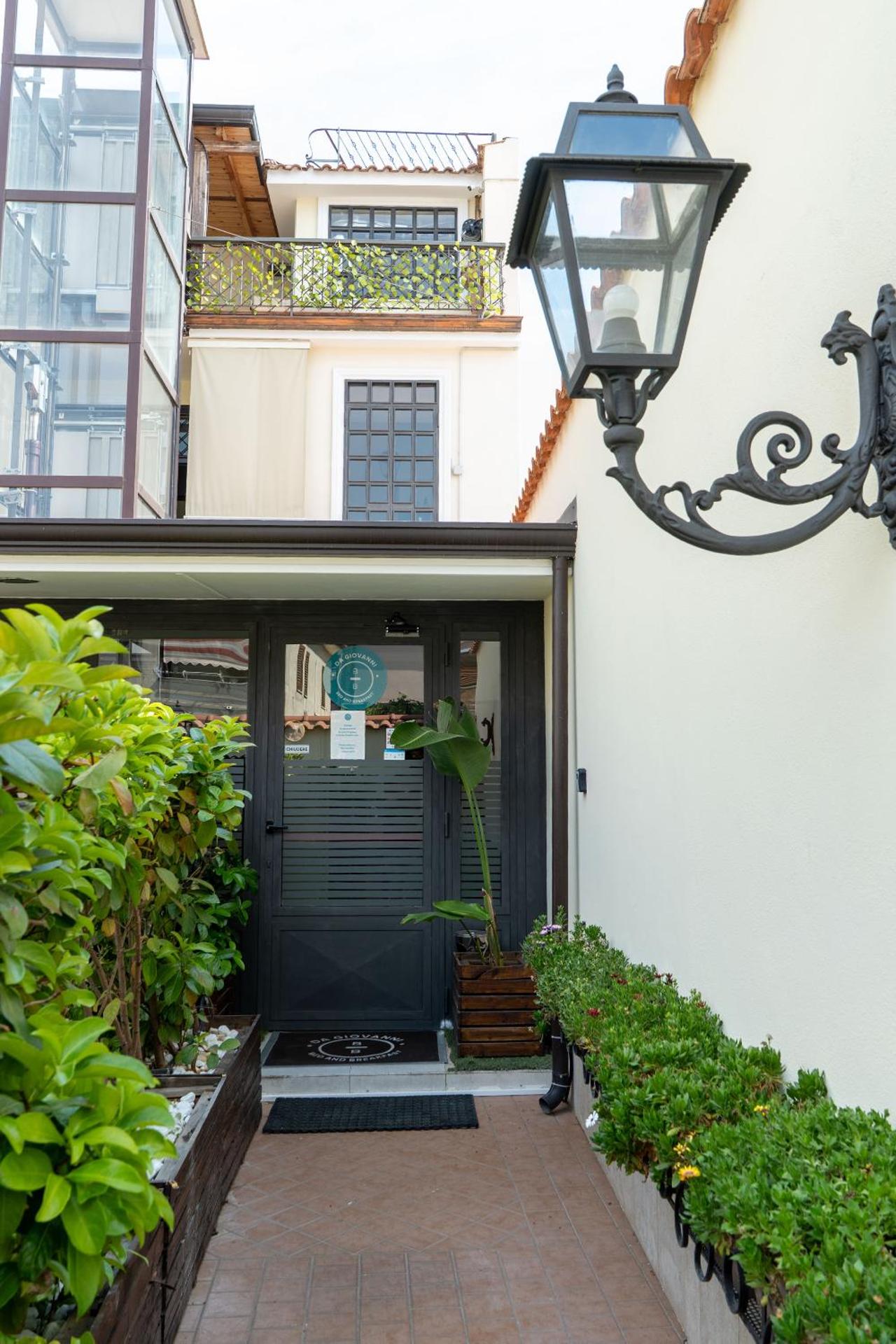 Inner courtyard view