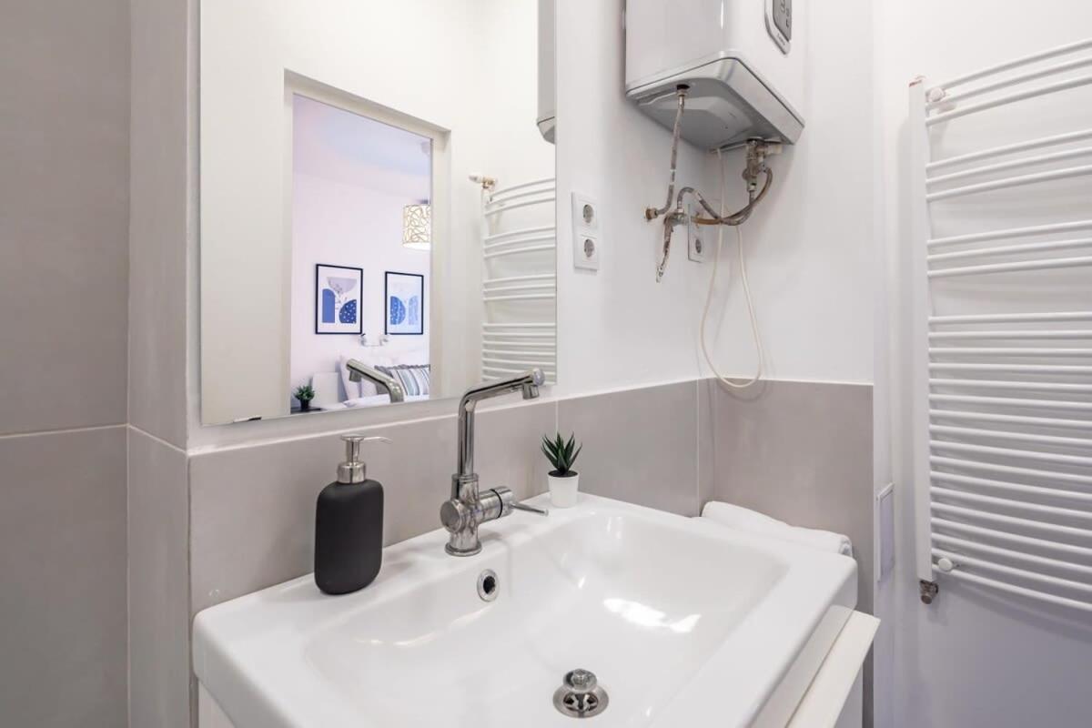 Modern Elegance Spacious and Cozy