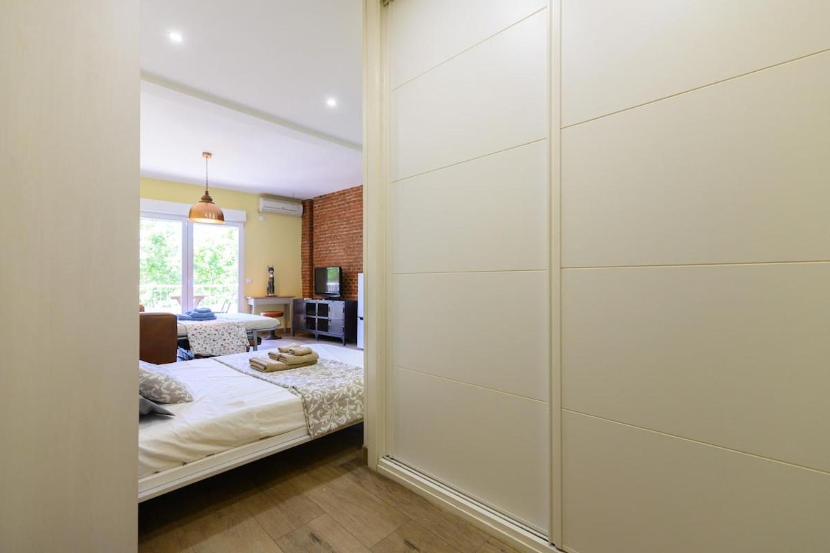 Studio with balcony Everything you need Temporary AMA144