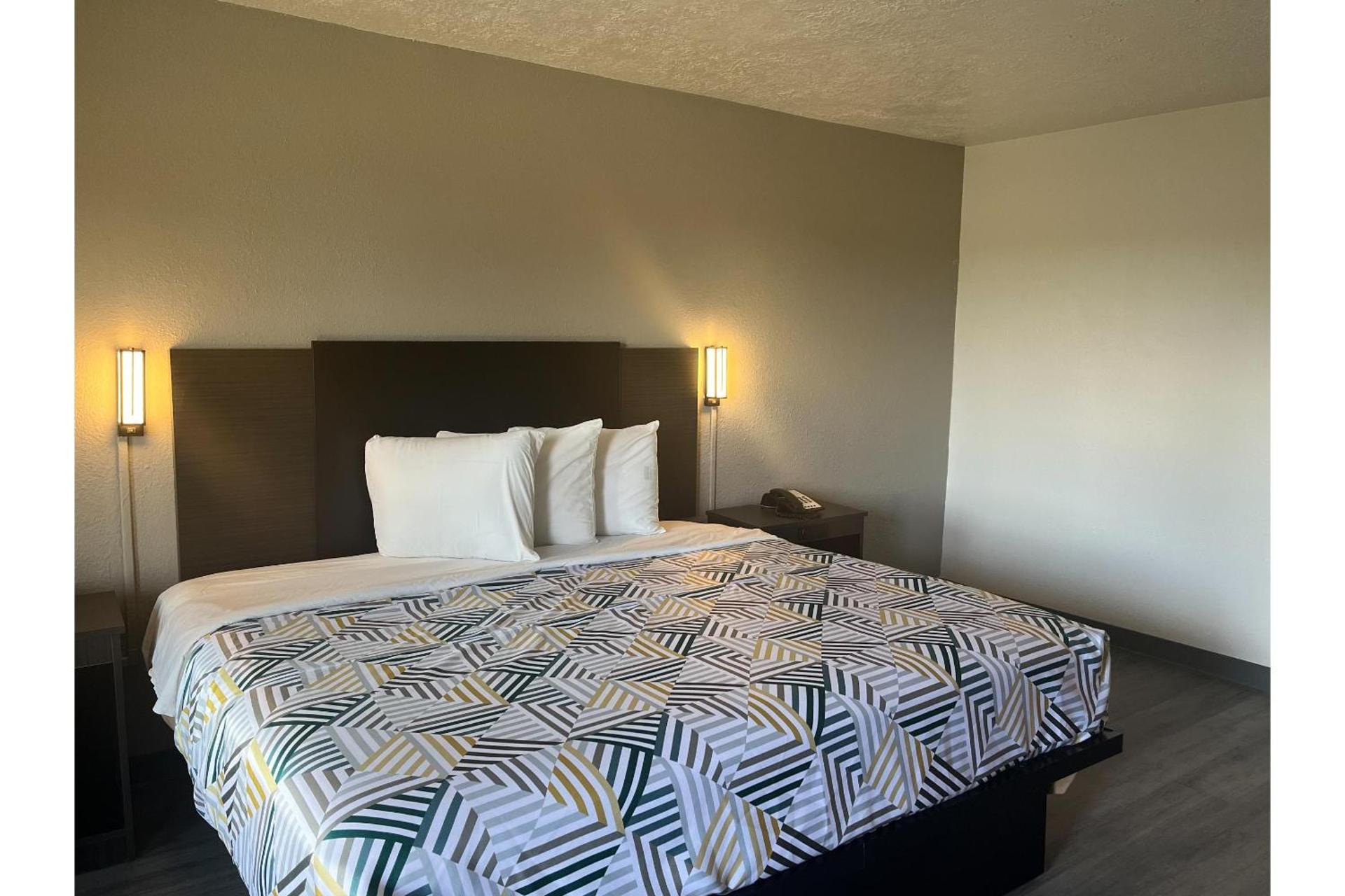 Studio 6 Lake Jackson, TX