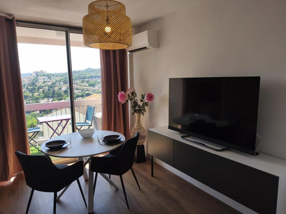 La Roseraie du Château climatisé!