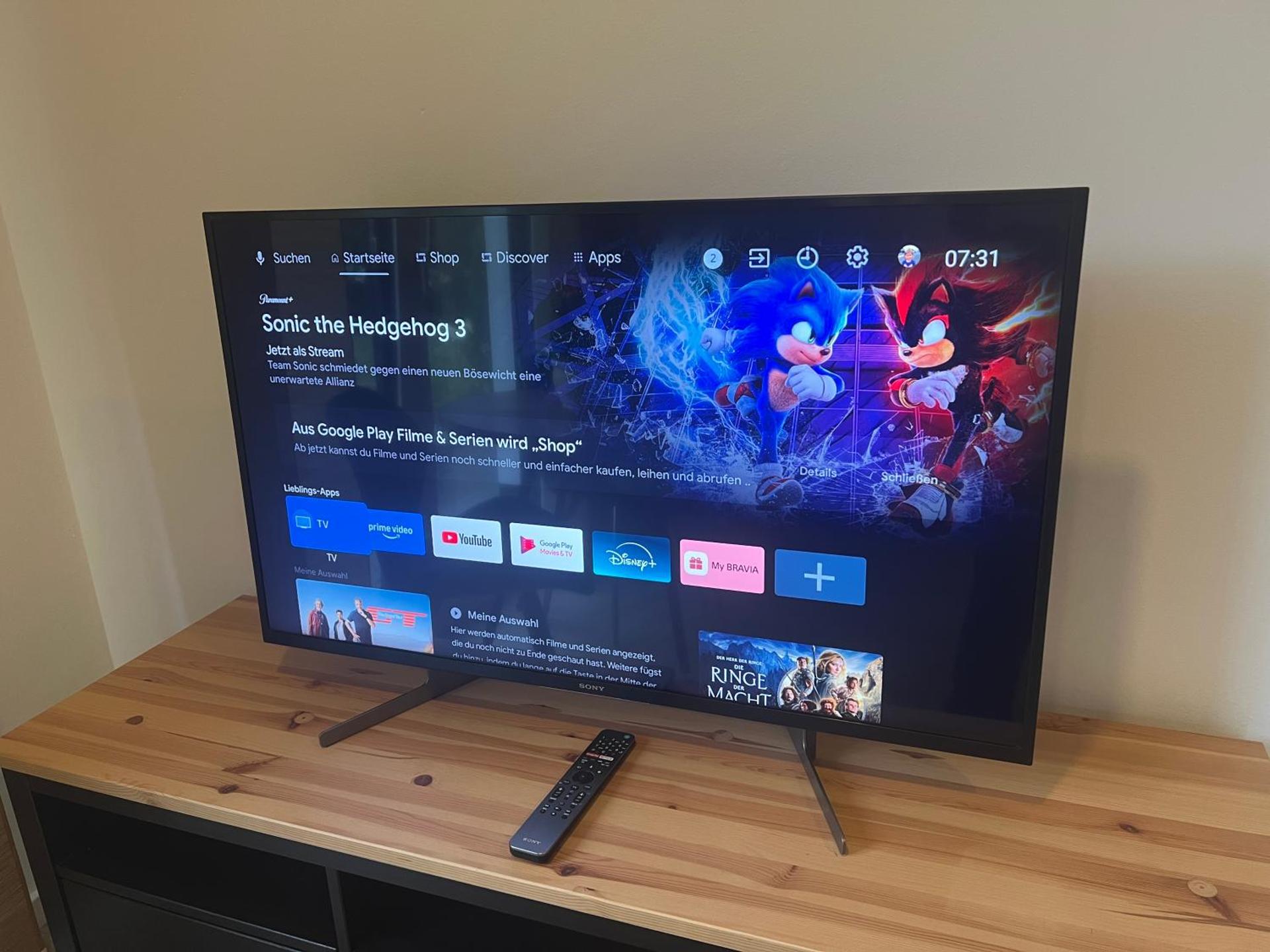 Communal lounge/ TV room