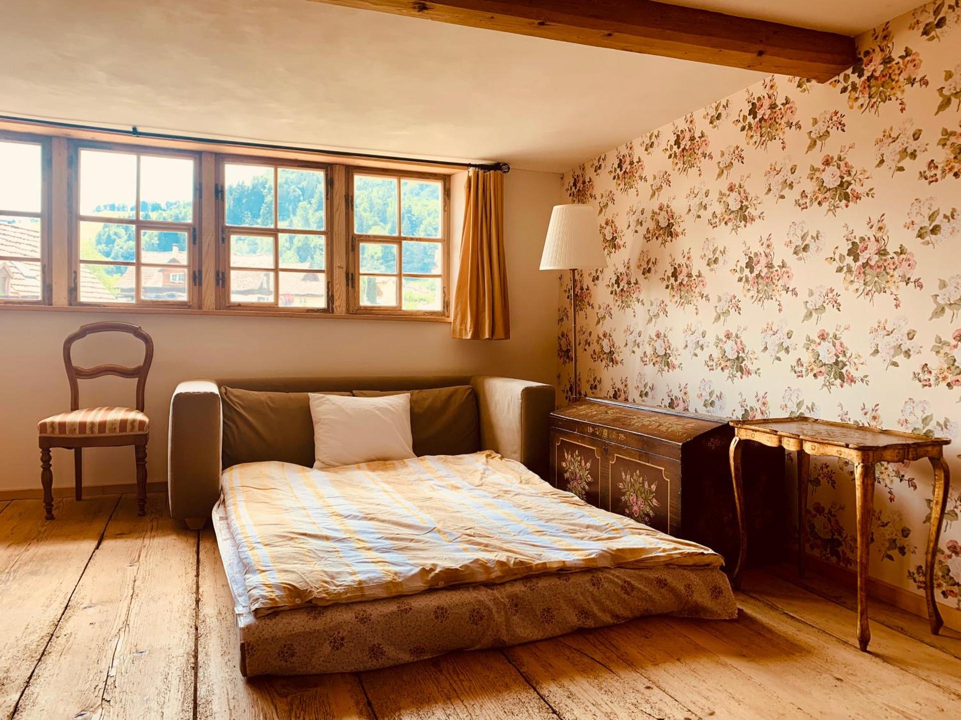 Historic Swiss Room in Guesthouse Rosalie