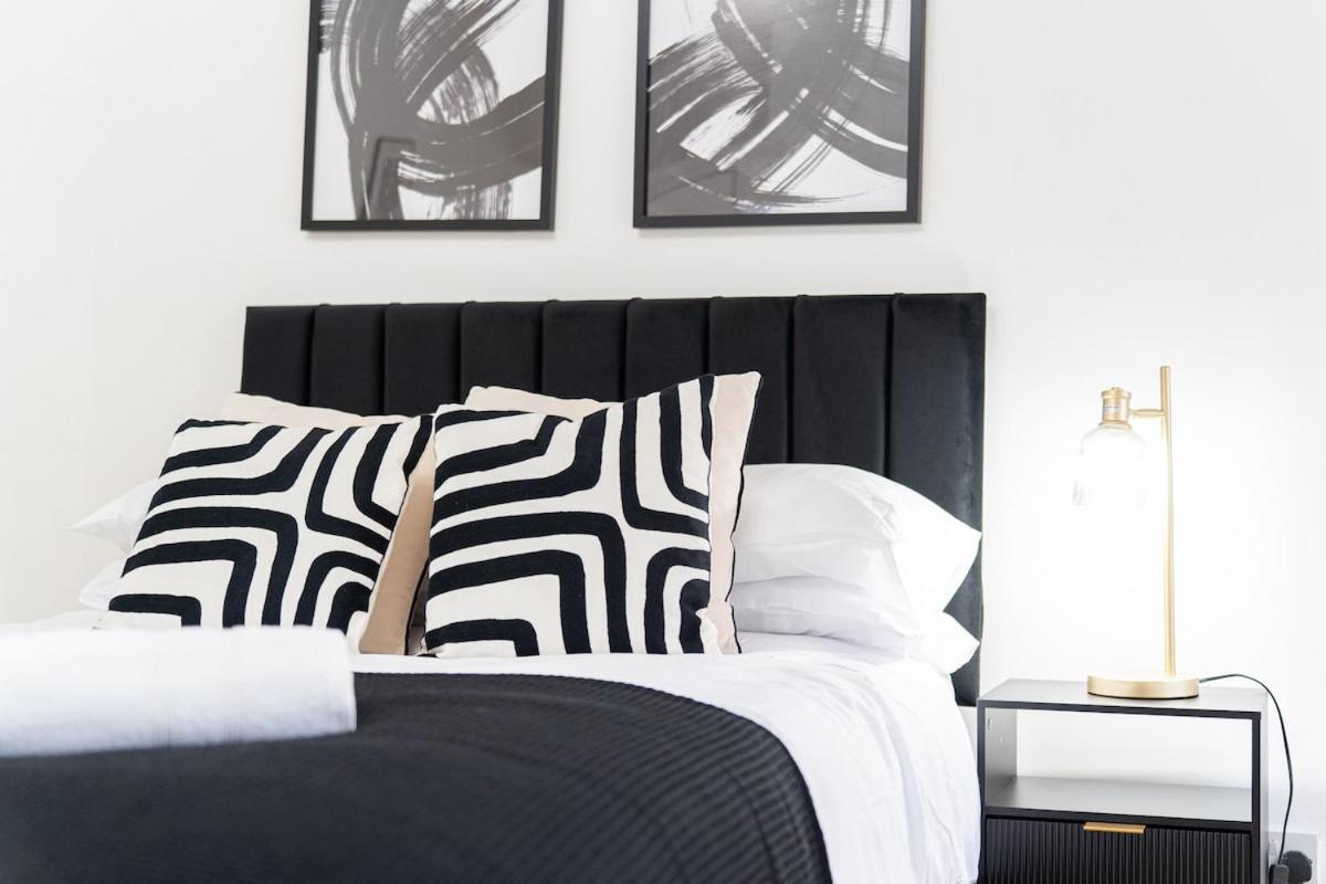 The Hampden House - Sleeps 7